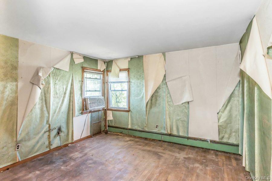 178 S Long Beach Road Property Photo 5