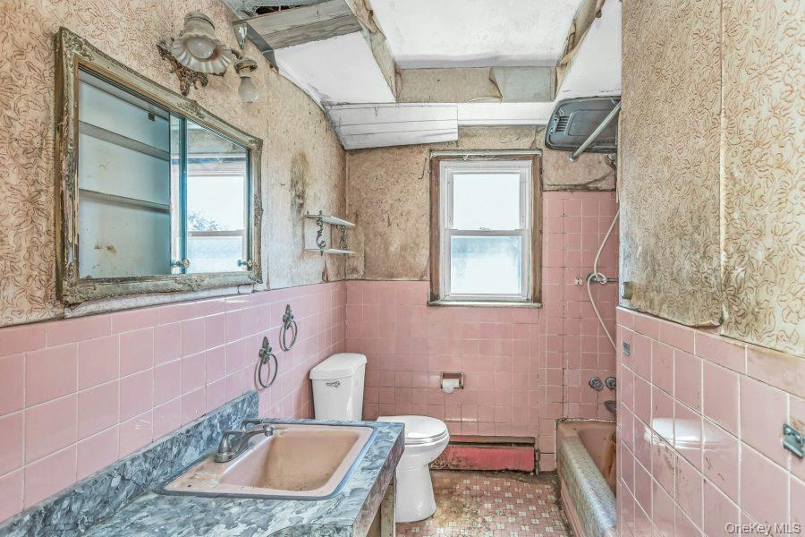 178 S Long Beach Road Property Photo 8