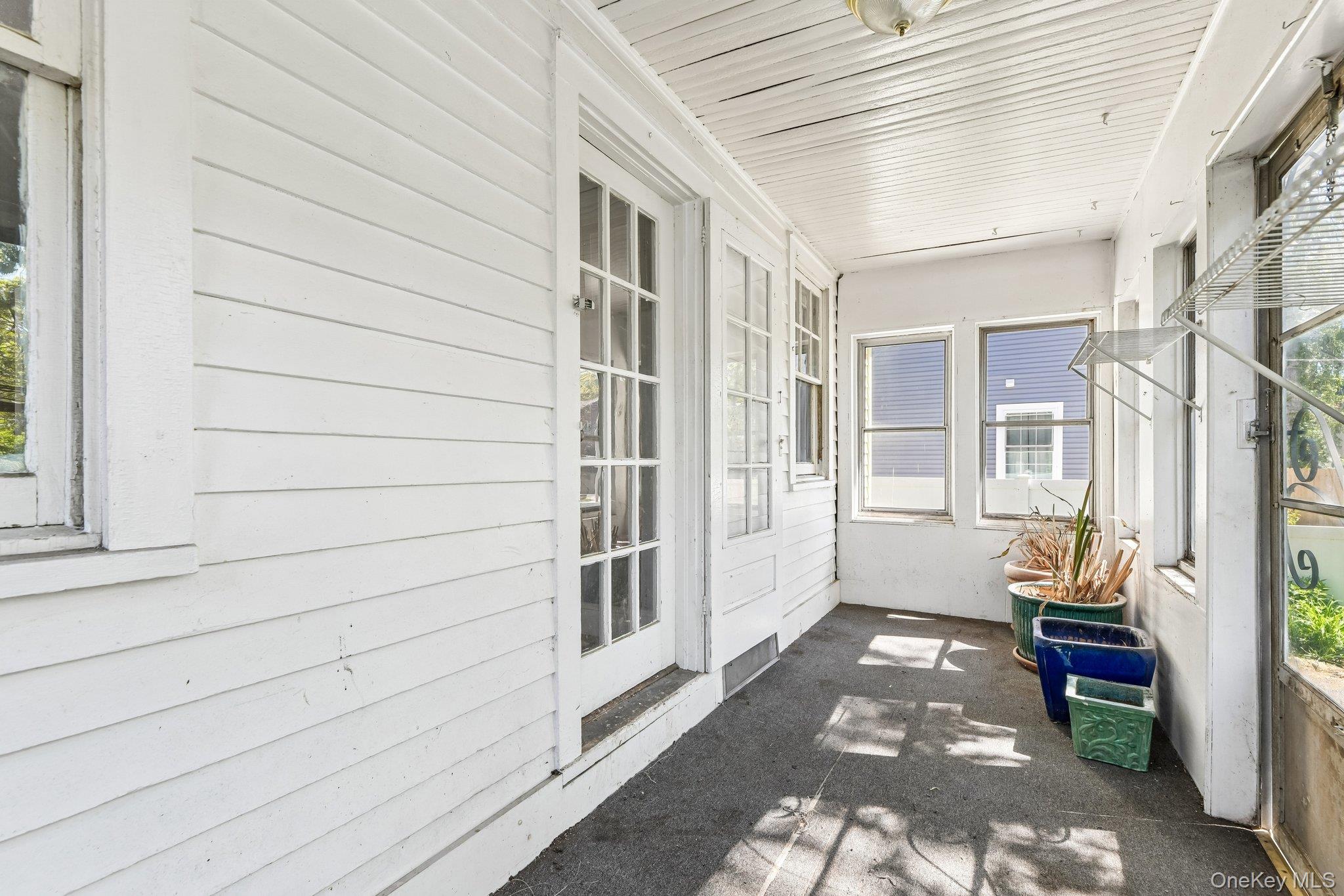 135 Winding Street Property Photo 4