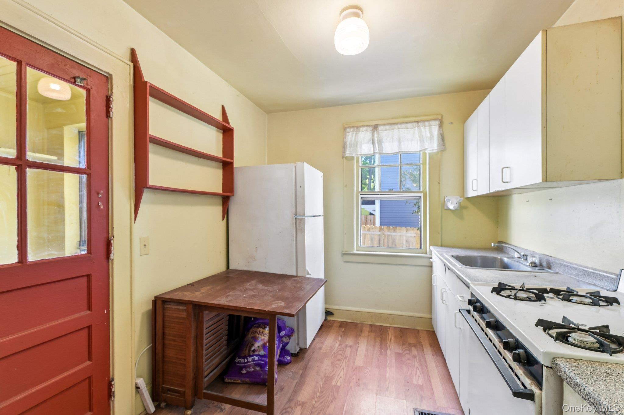 135 Winding Street Property Photo 15
