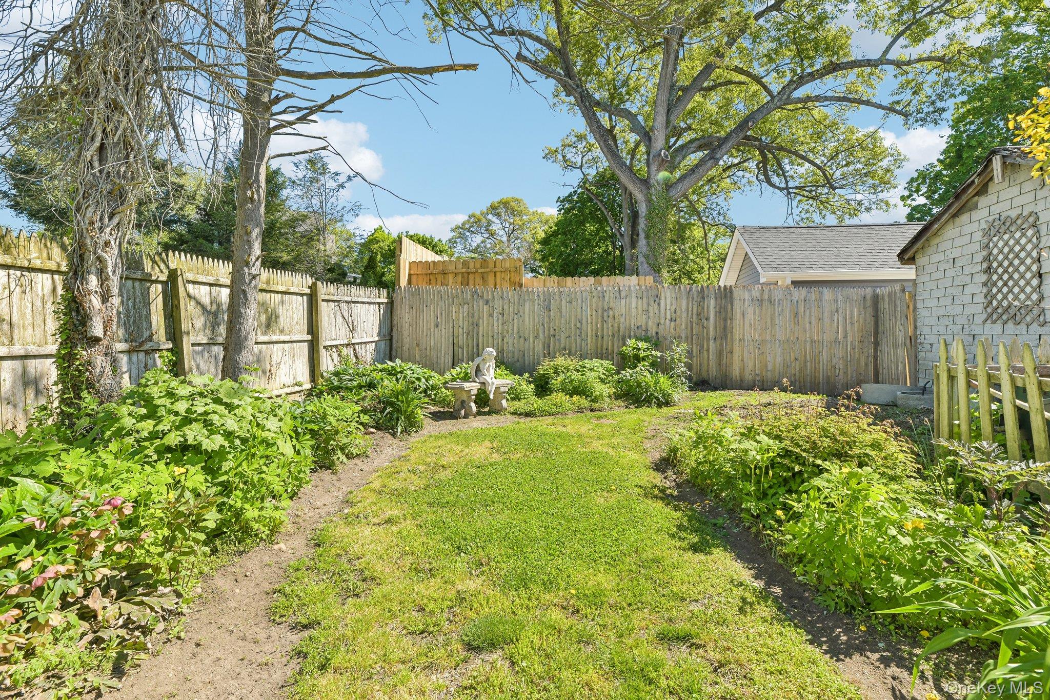 135 Winding Street Property Photo 25
