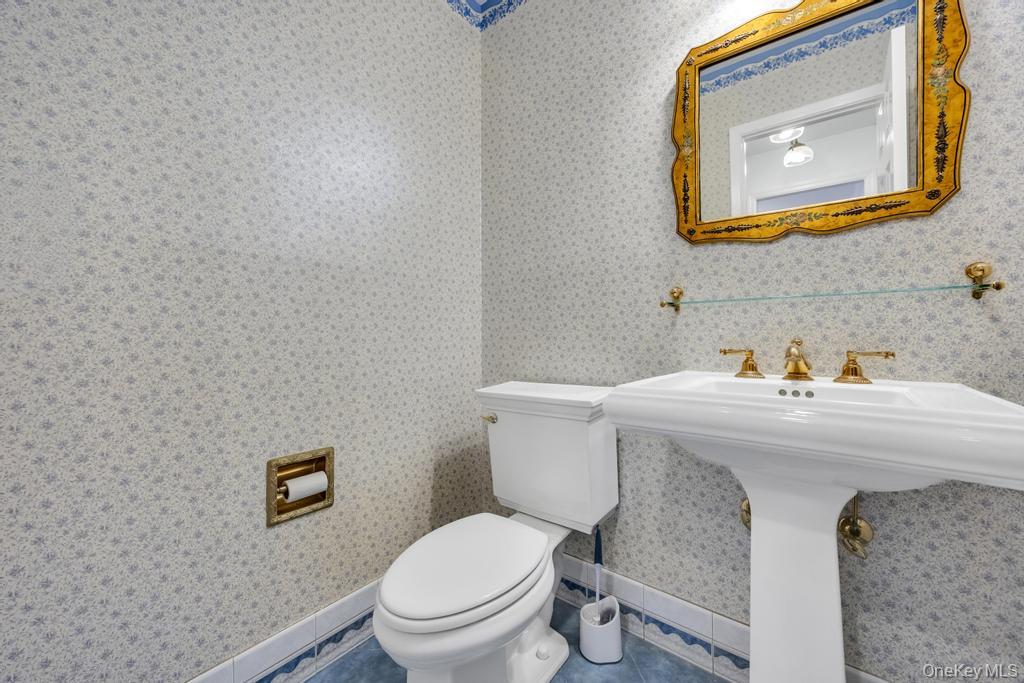162 Southgate Circle Property Photo 8