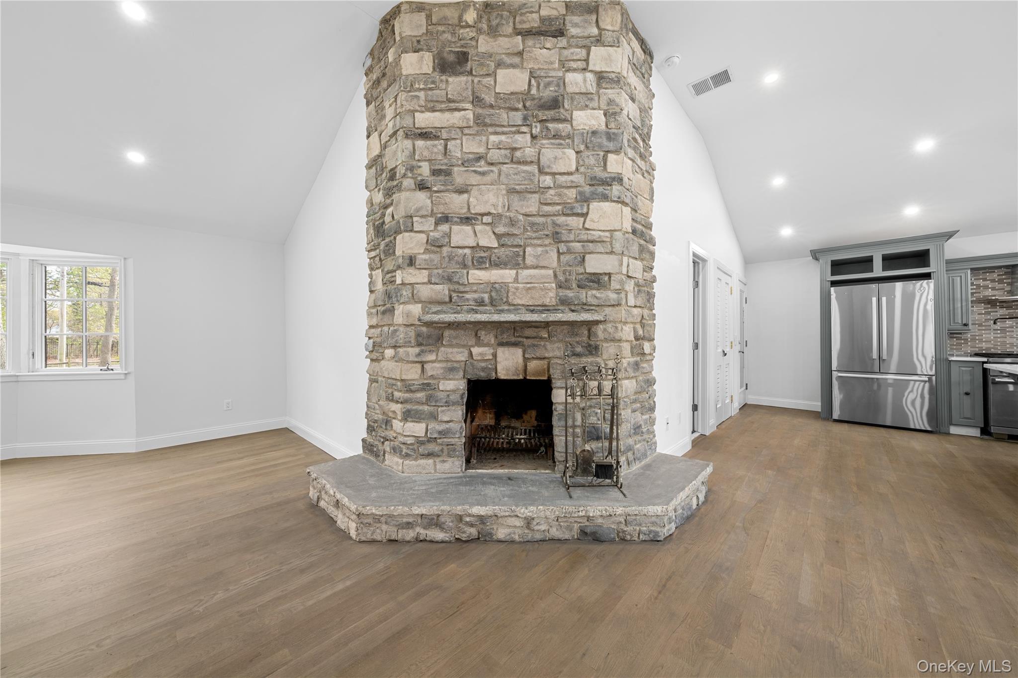 257 Southlawn Avenue Property Photo 8