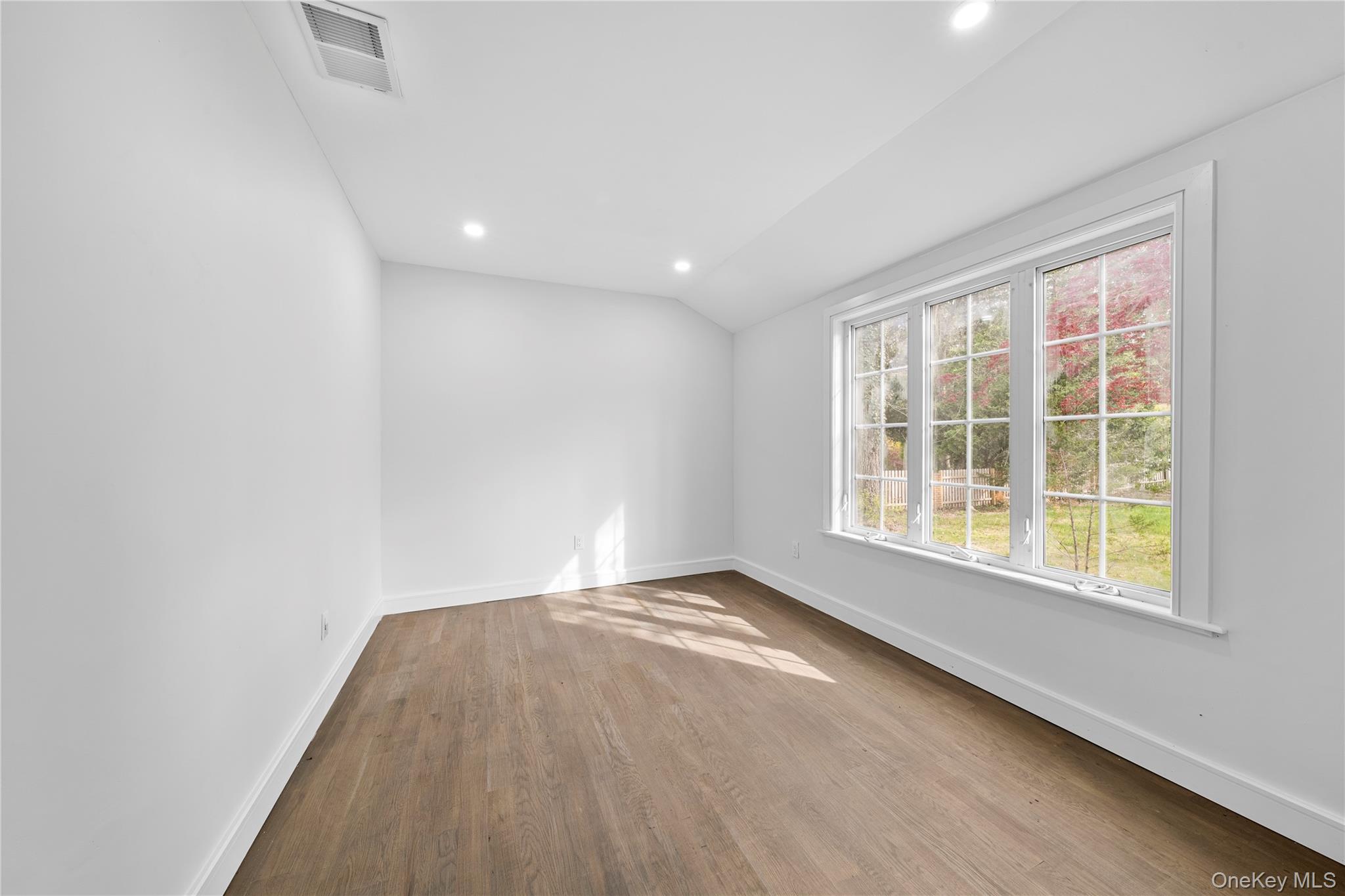 257 Southlawn Avenue Property Photo 18