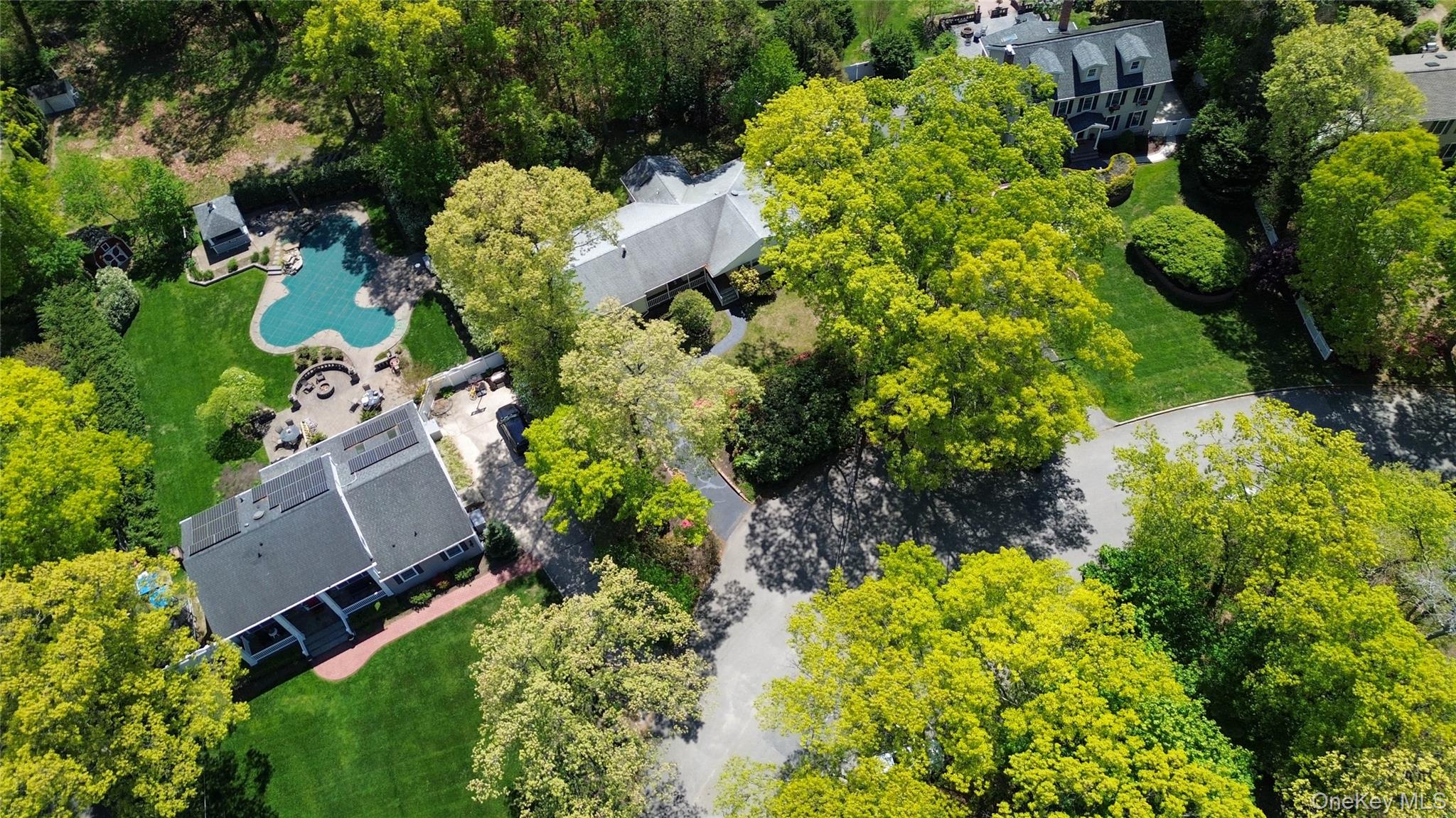 6 Canterbury Court Property Photo 2