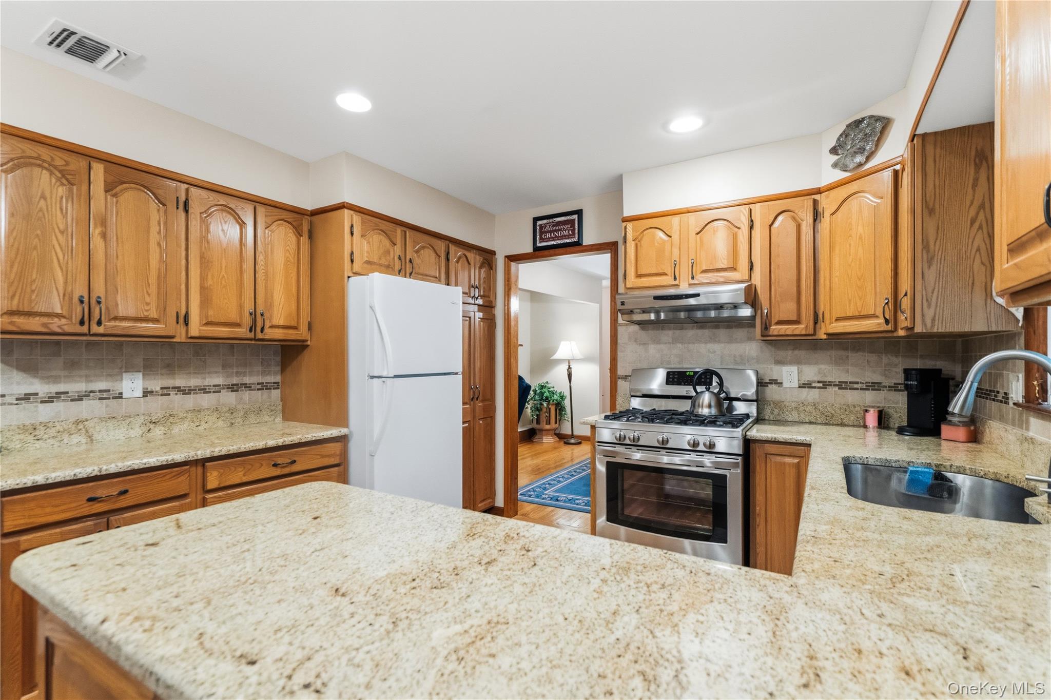 6 Canterbury Court Property Photo 19