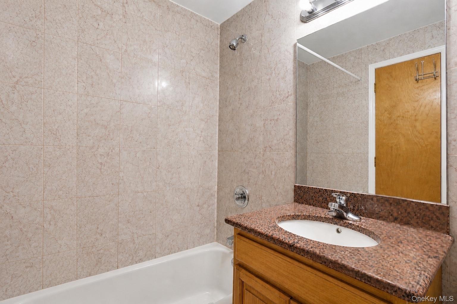 14225 37th Avenue 6b Property Photo 10