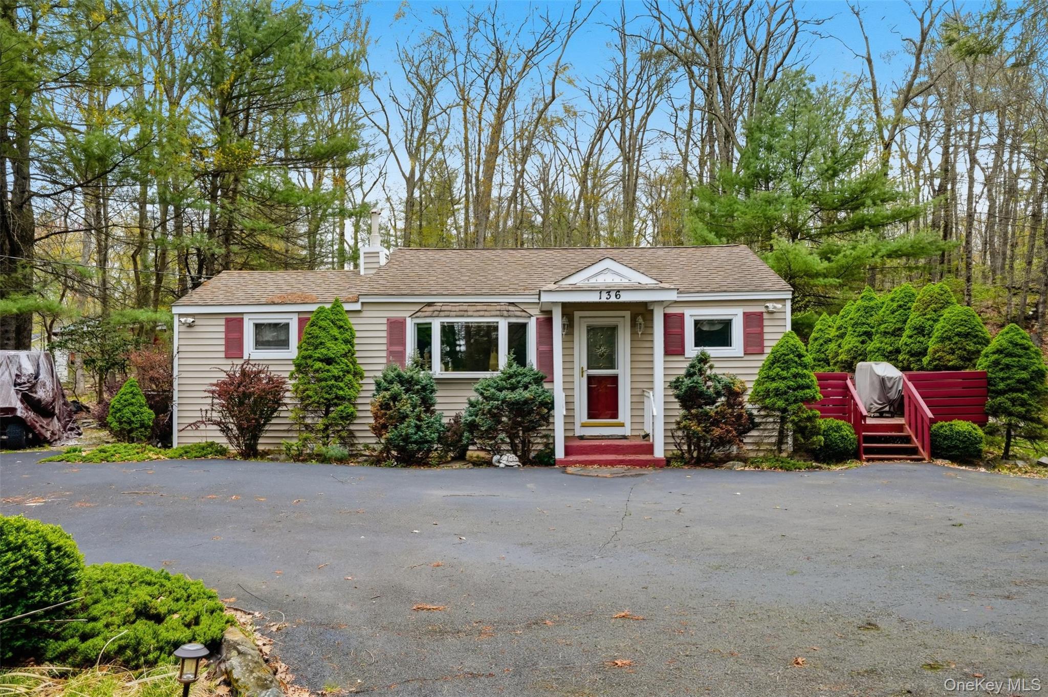 136 N Shore Drive Property Photo 1