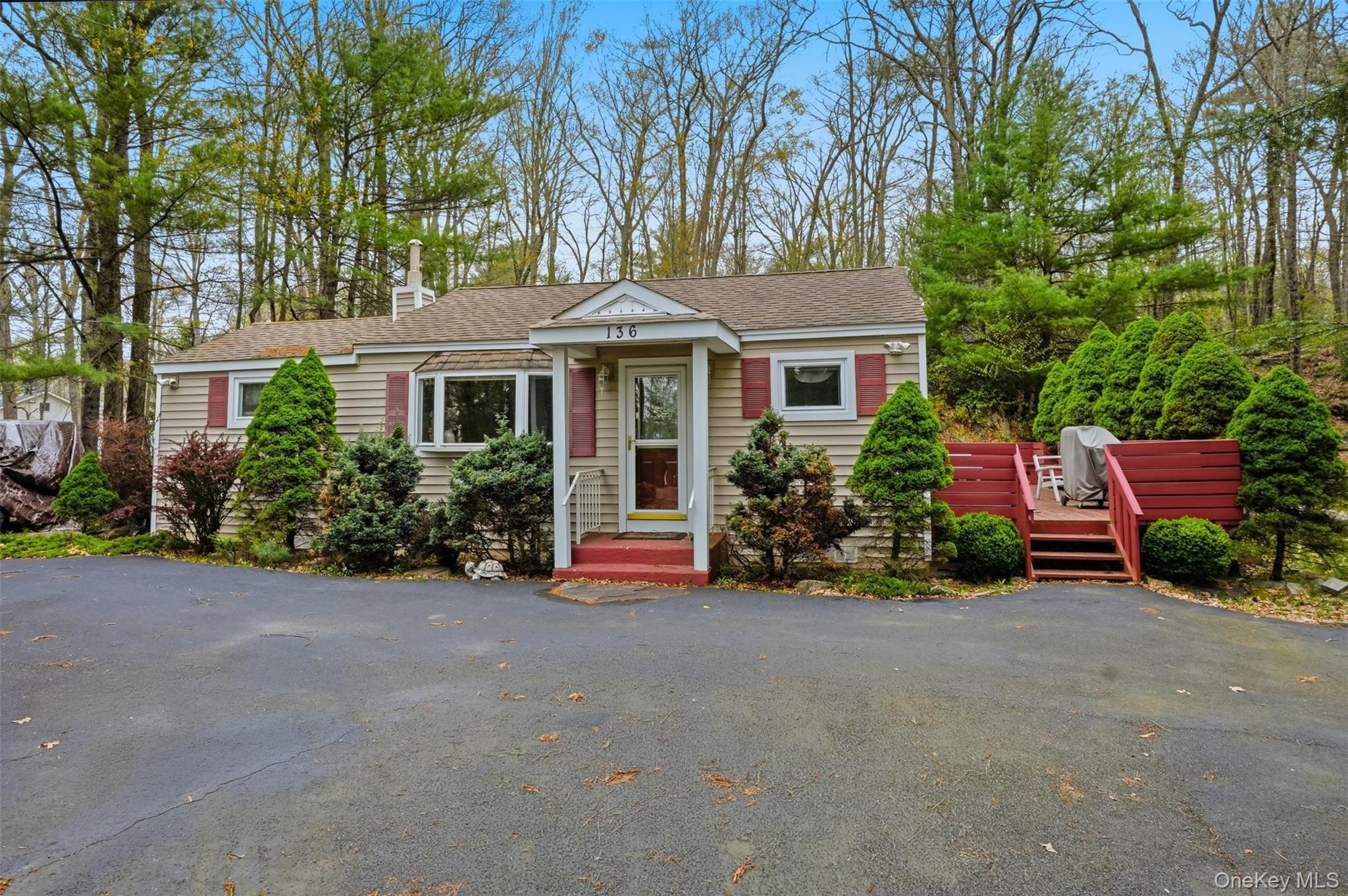 136 N Shore Drive Property Photo 2
