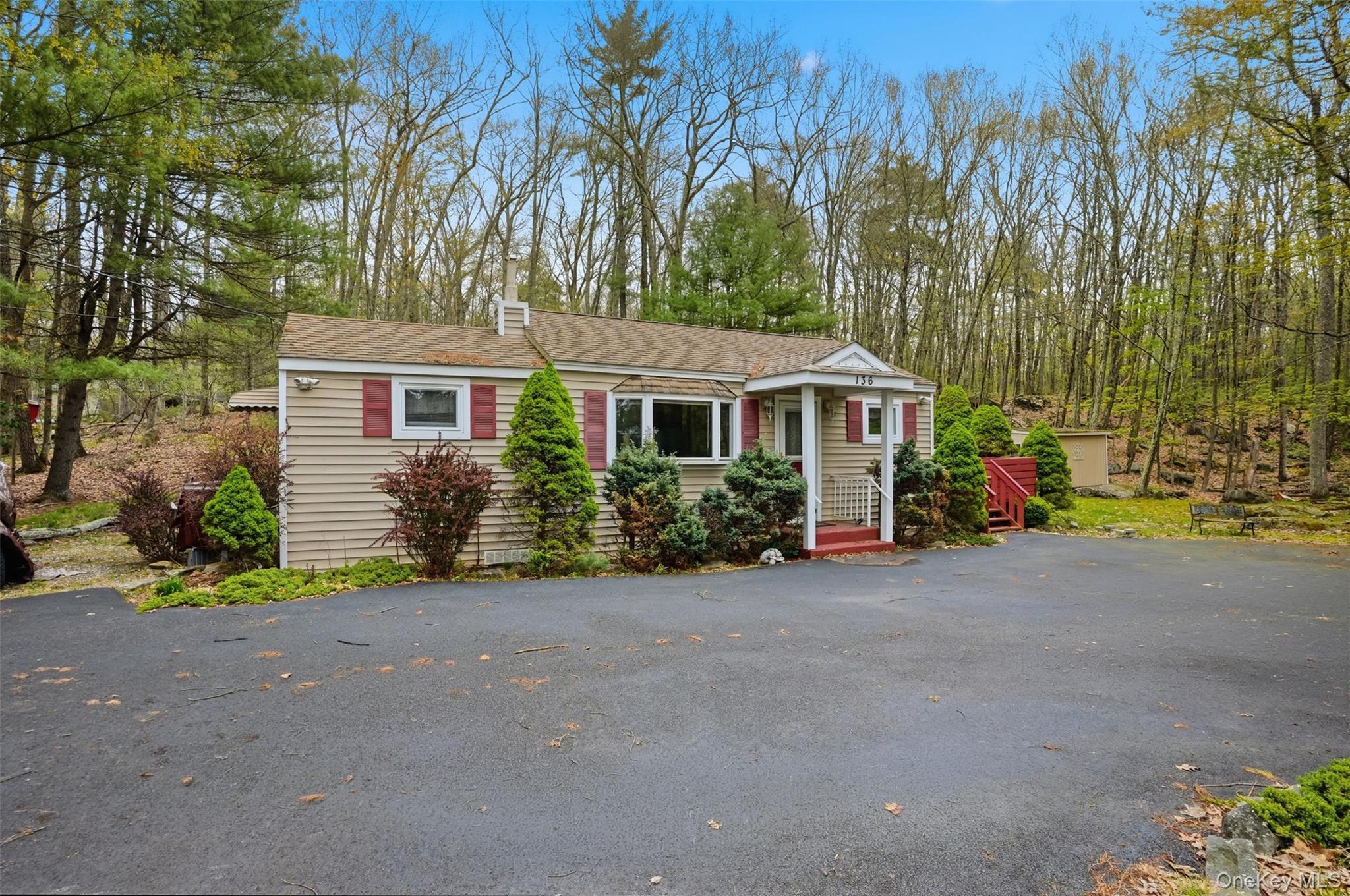 136 N Shore Drive Property Photo 4