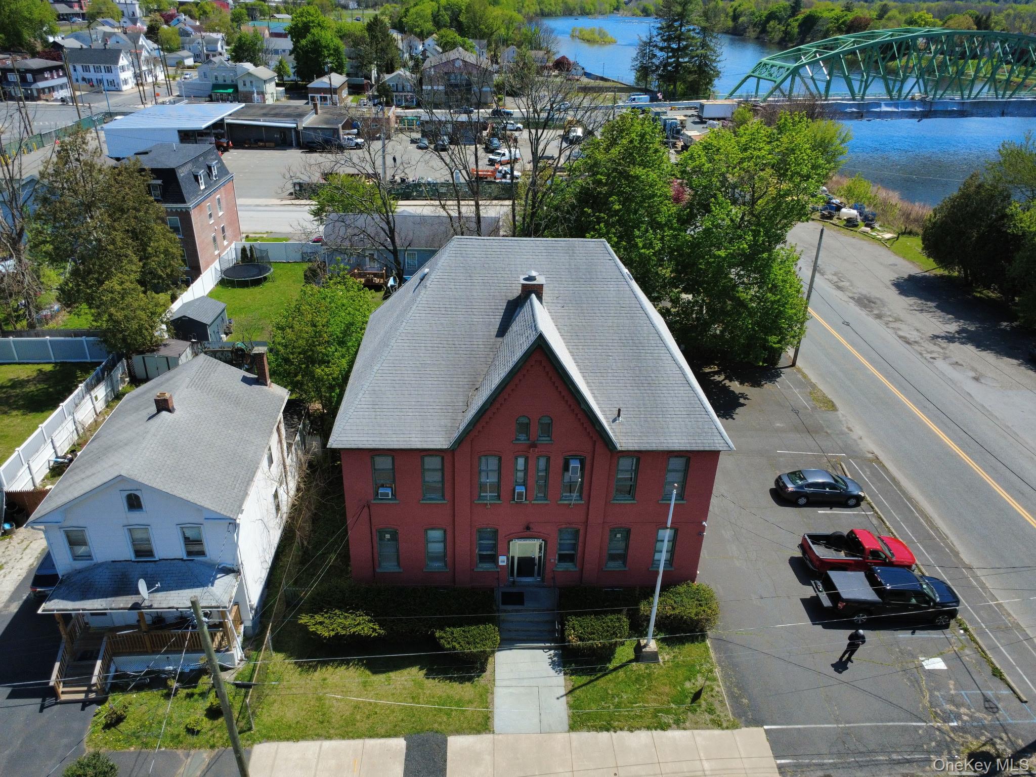 9 Thompson Street Property Photo 1