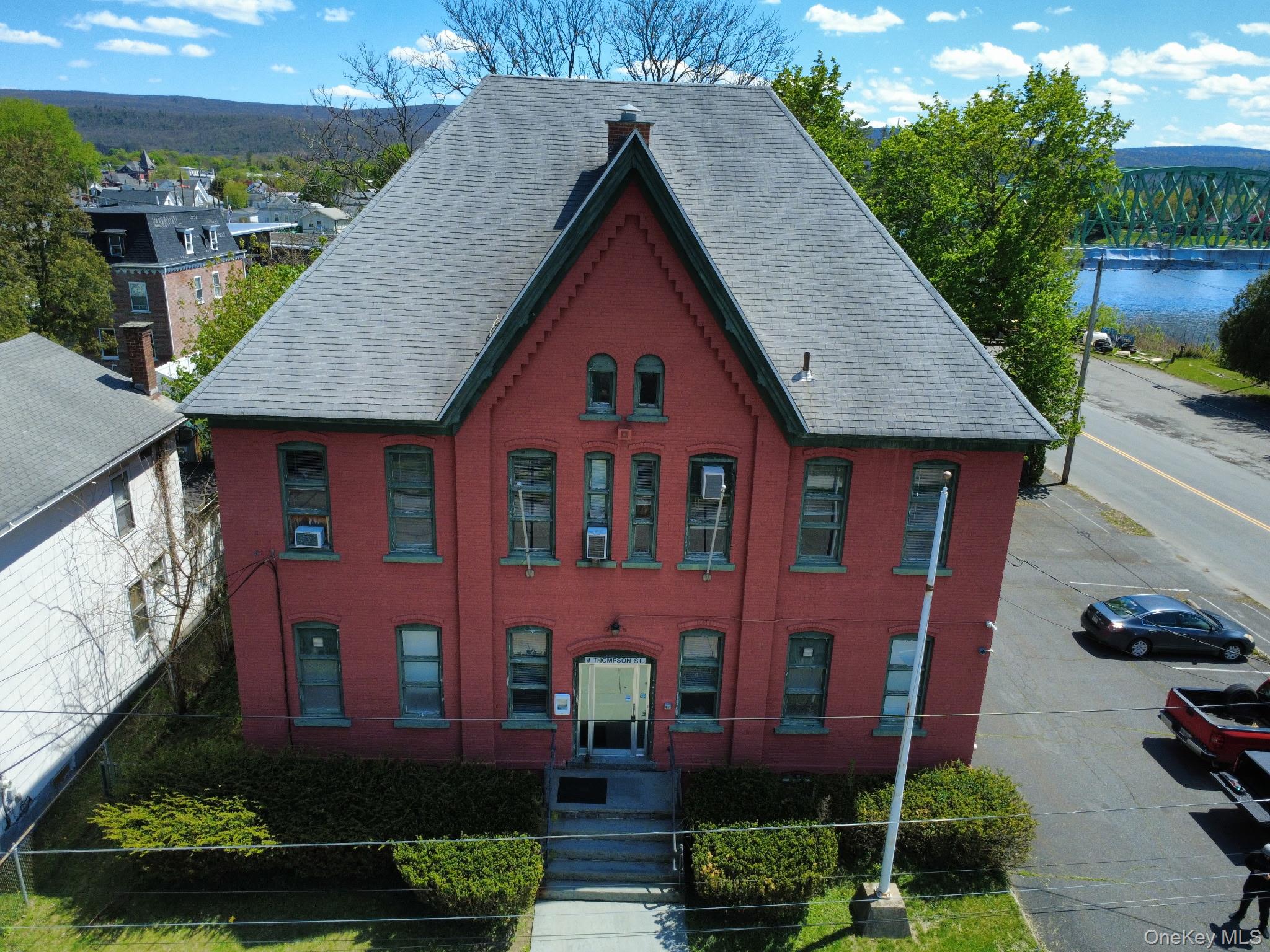 9 Thompson Street Property Photo 4