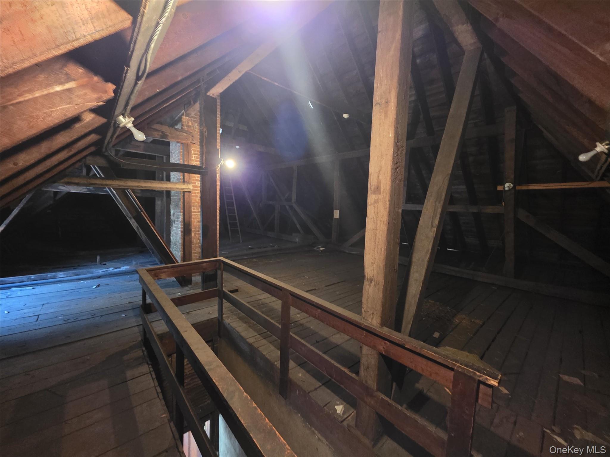 9 Thompson Street Property Photo 31