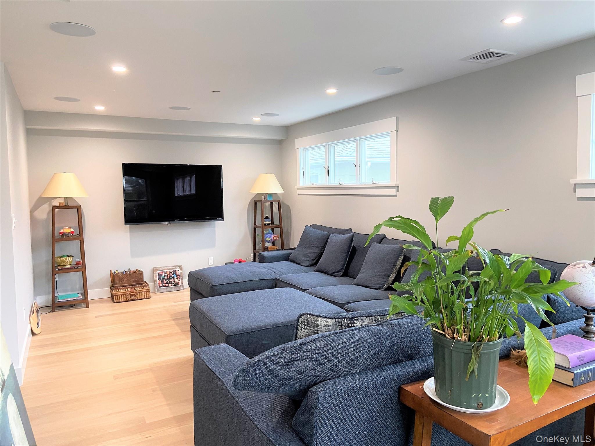 40 Trenton Avenue Property Photo 11