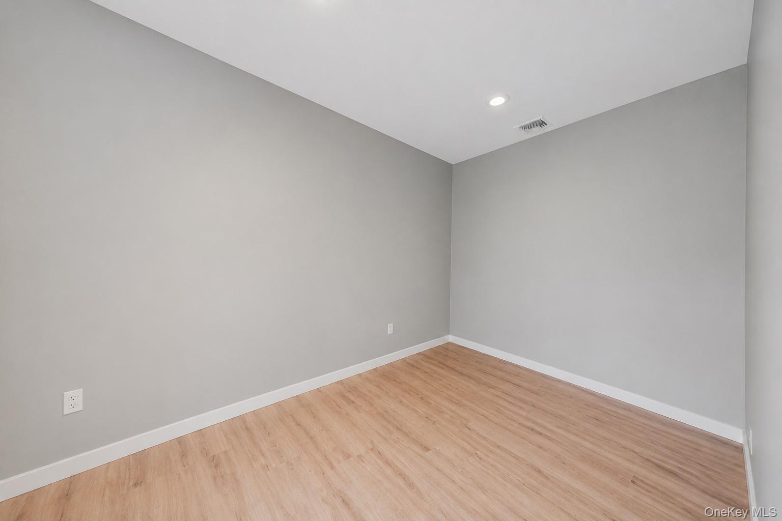 5 Oakwood Avenue Property Photo 14