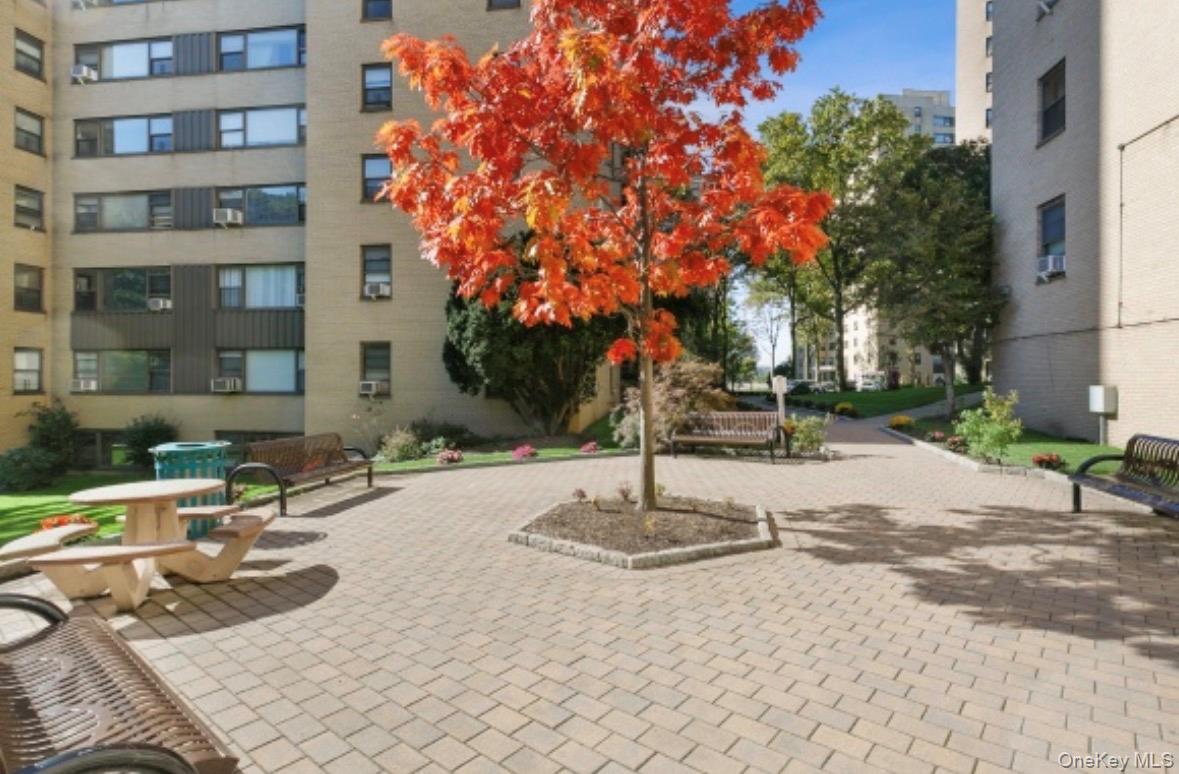 5 Fordham Hill Oval 10d Property Photo 2