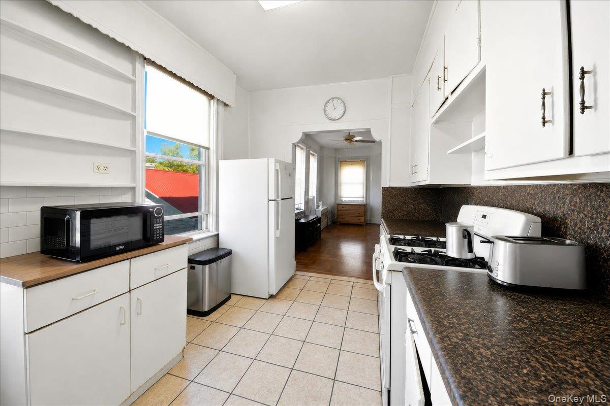 2041 Hobart Avenue Property Photo 13