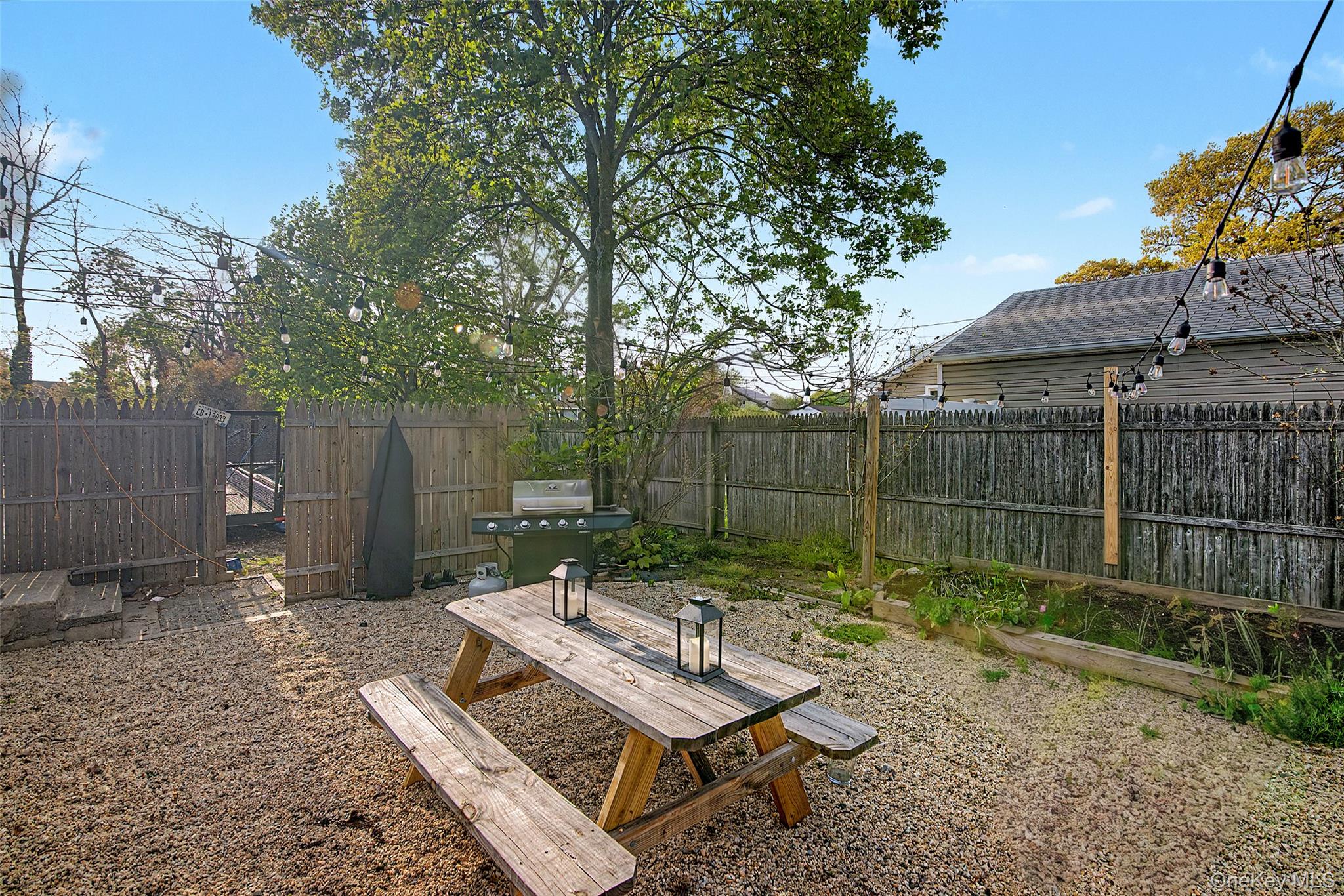 359 Moffitt Boulevard Property Photo 12