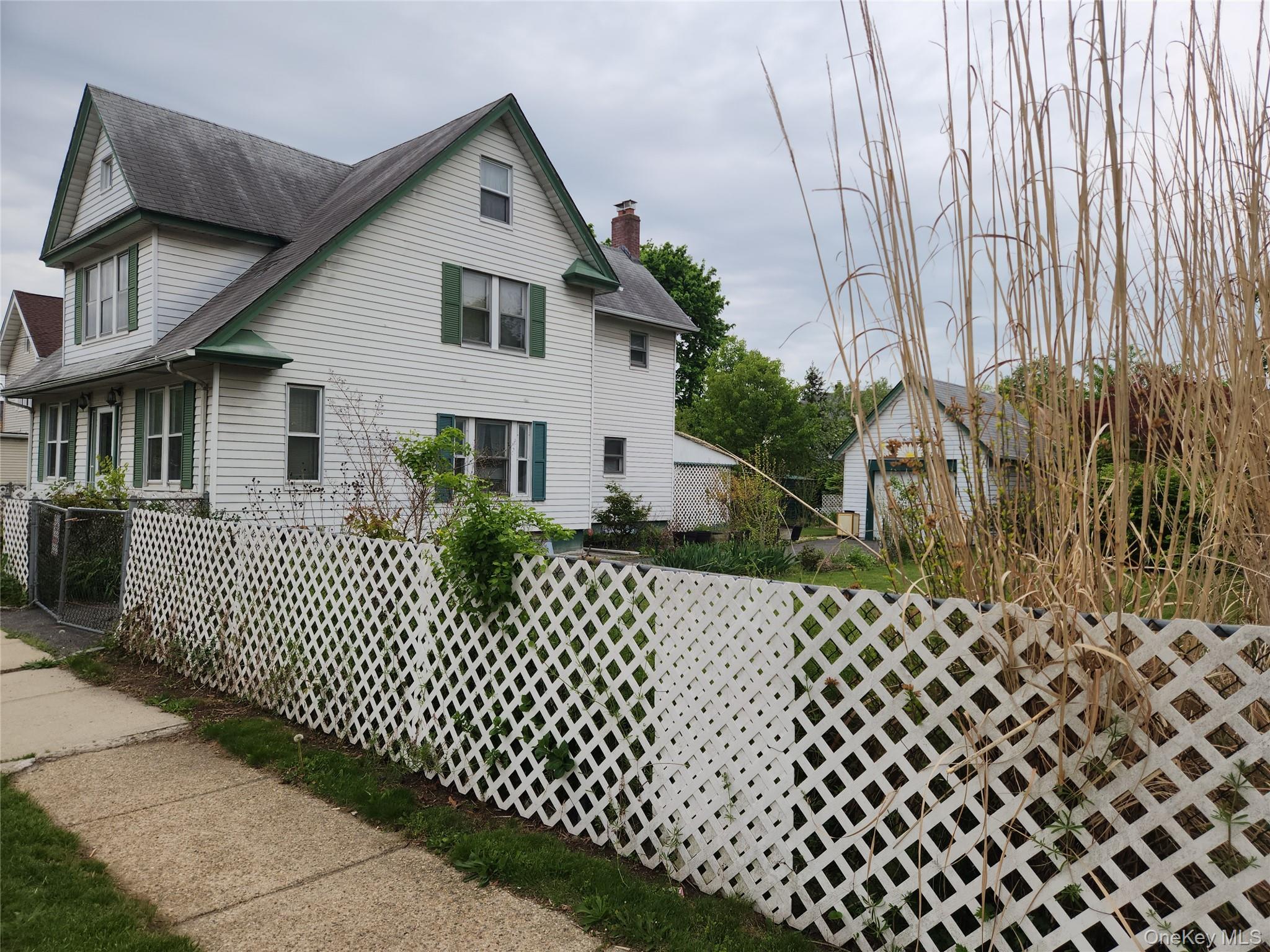 34 Oakland Street Property Photo 3