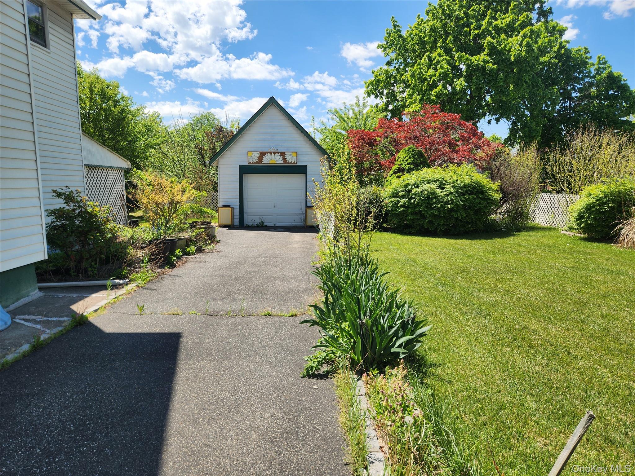 34 Oakland Street Property Photo 5