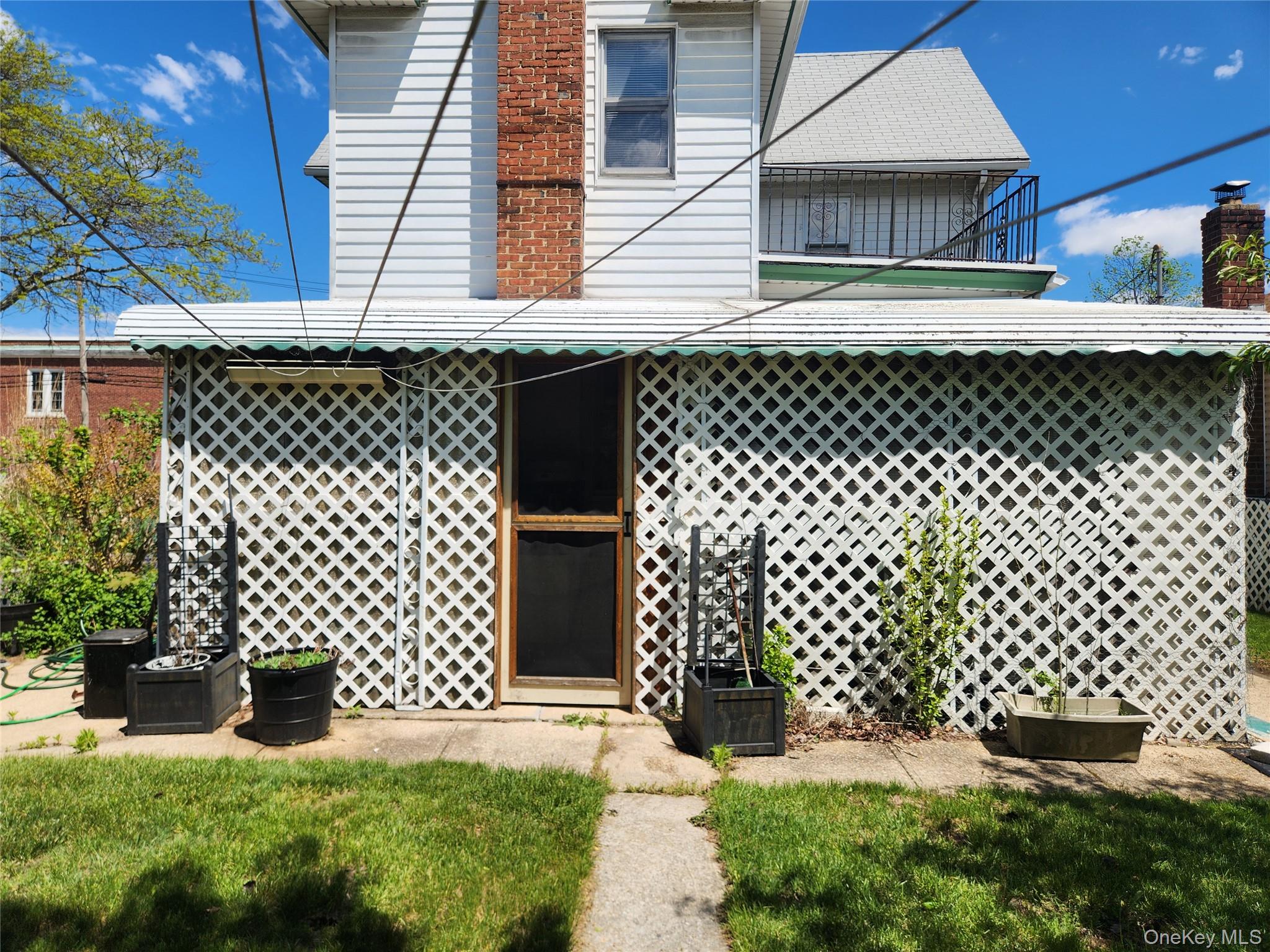 34 Oakland Street Property Photo 6