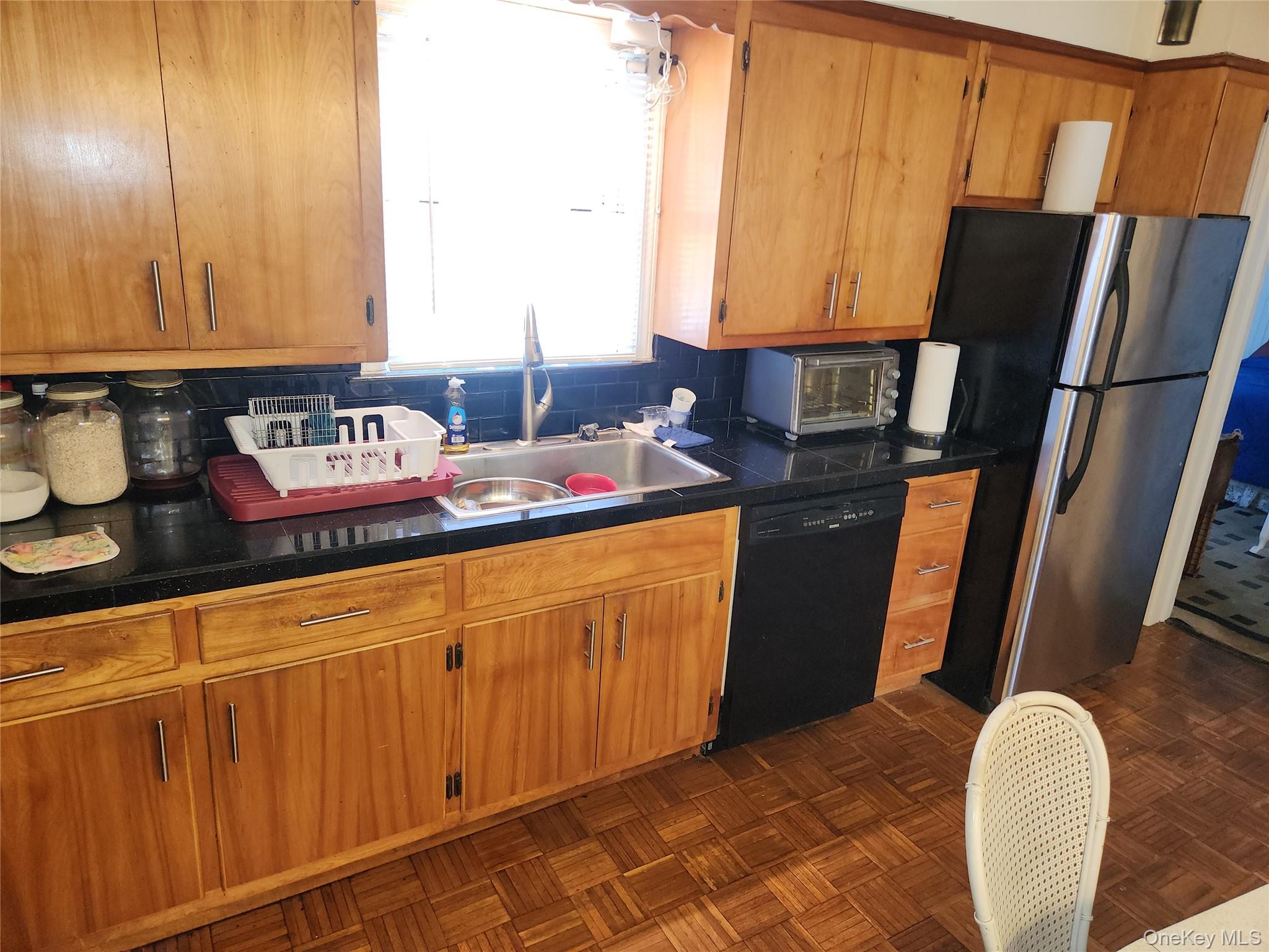 34 Oakland Street Property Photo 7