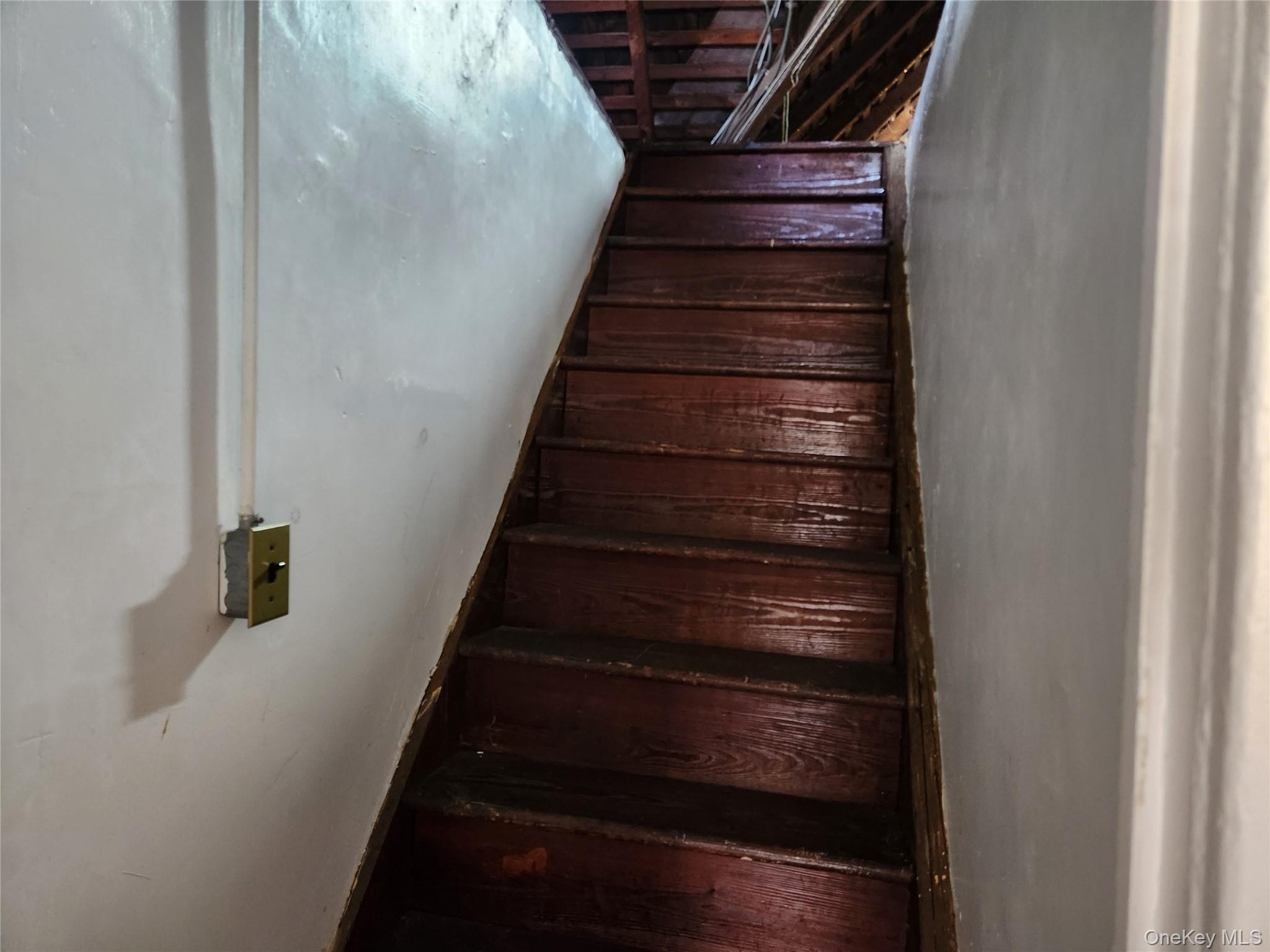 34 Oakland Street Property Photo 15