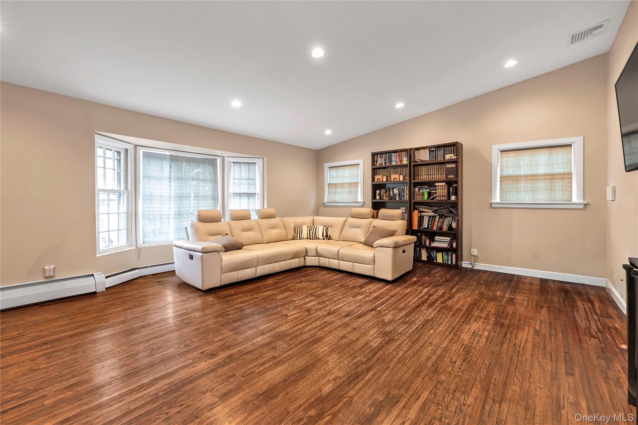 816 Cliffside Avenue Property Photo 3