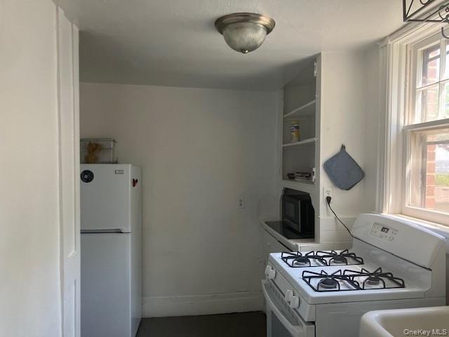 378 Sea Cliff Avenue 3 Property Photo 6