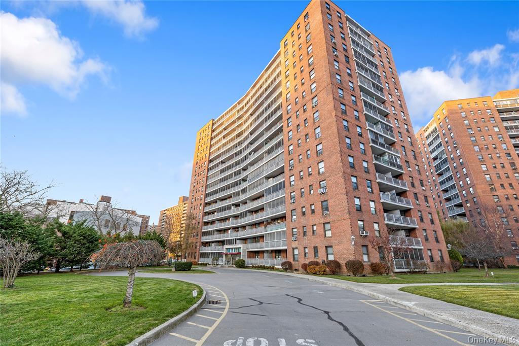 61-15 98th Street 15g Property Photo 4