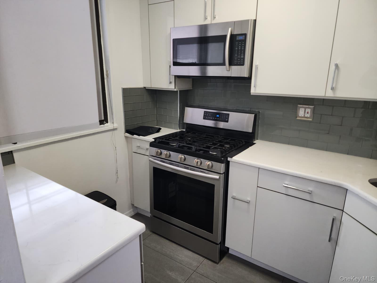 61-15 98th Street 15g Property Photo 14