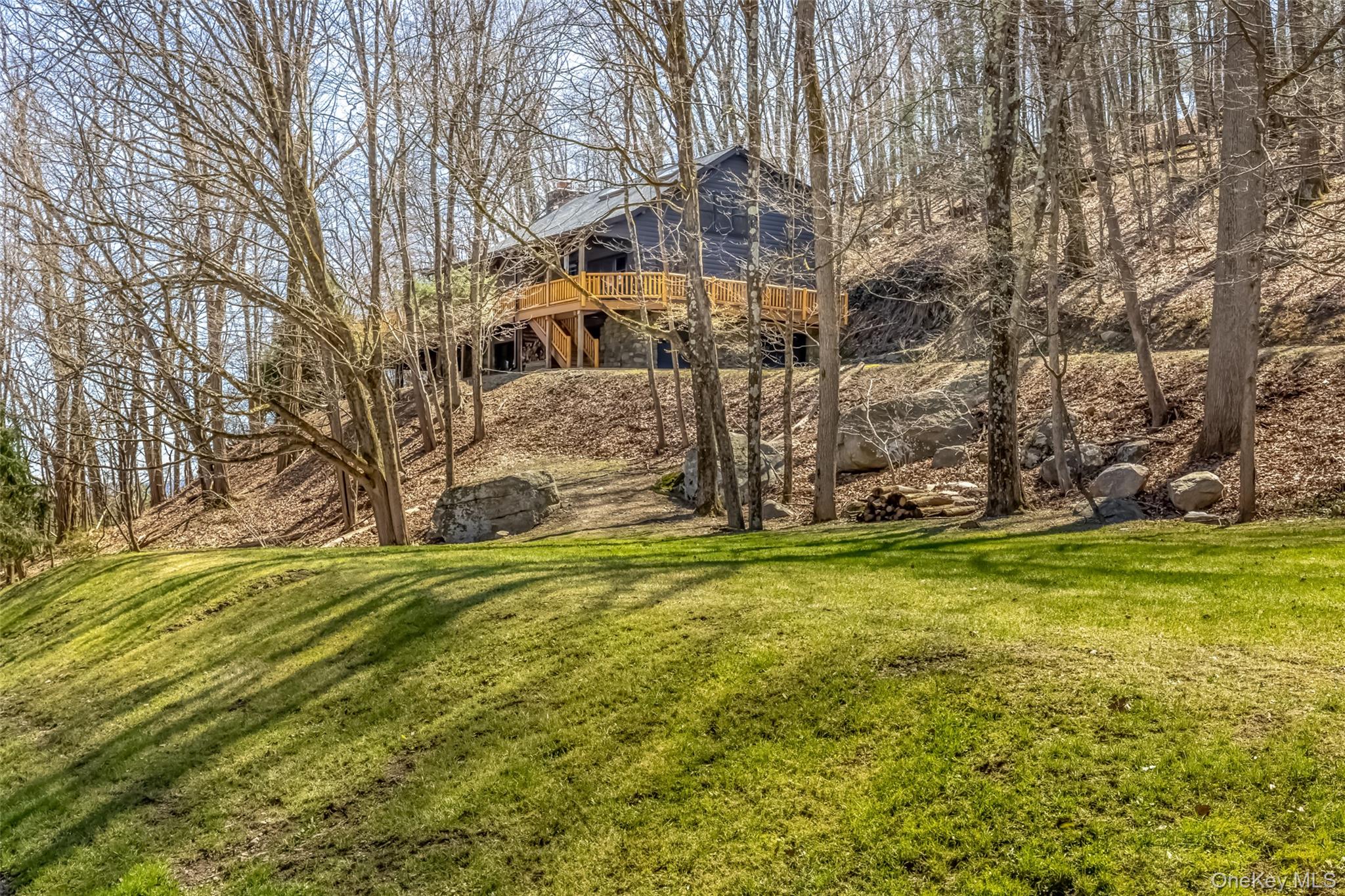 10 Deerpath Drive Property Photo 1