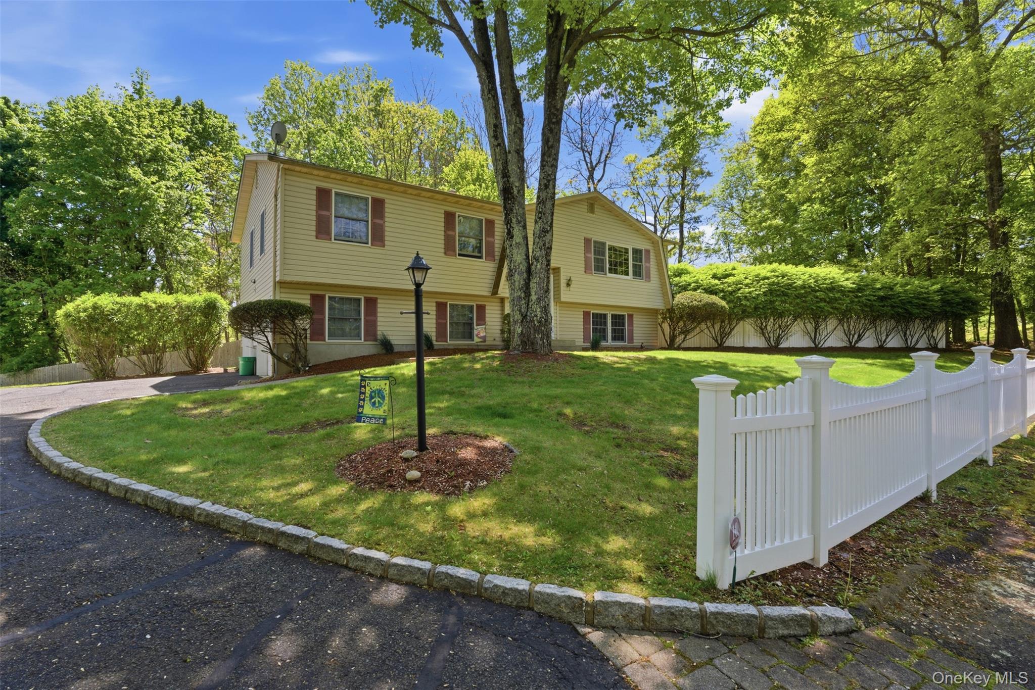 10 Sabin Drive Property Photo 2