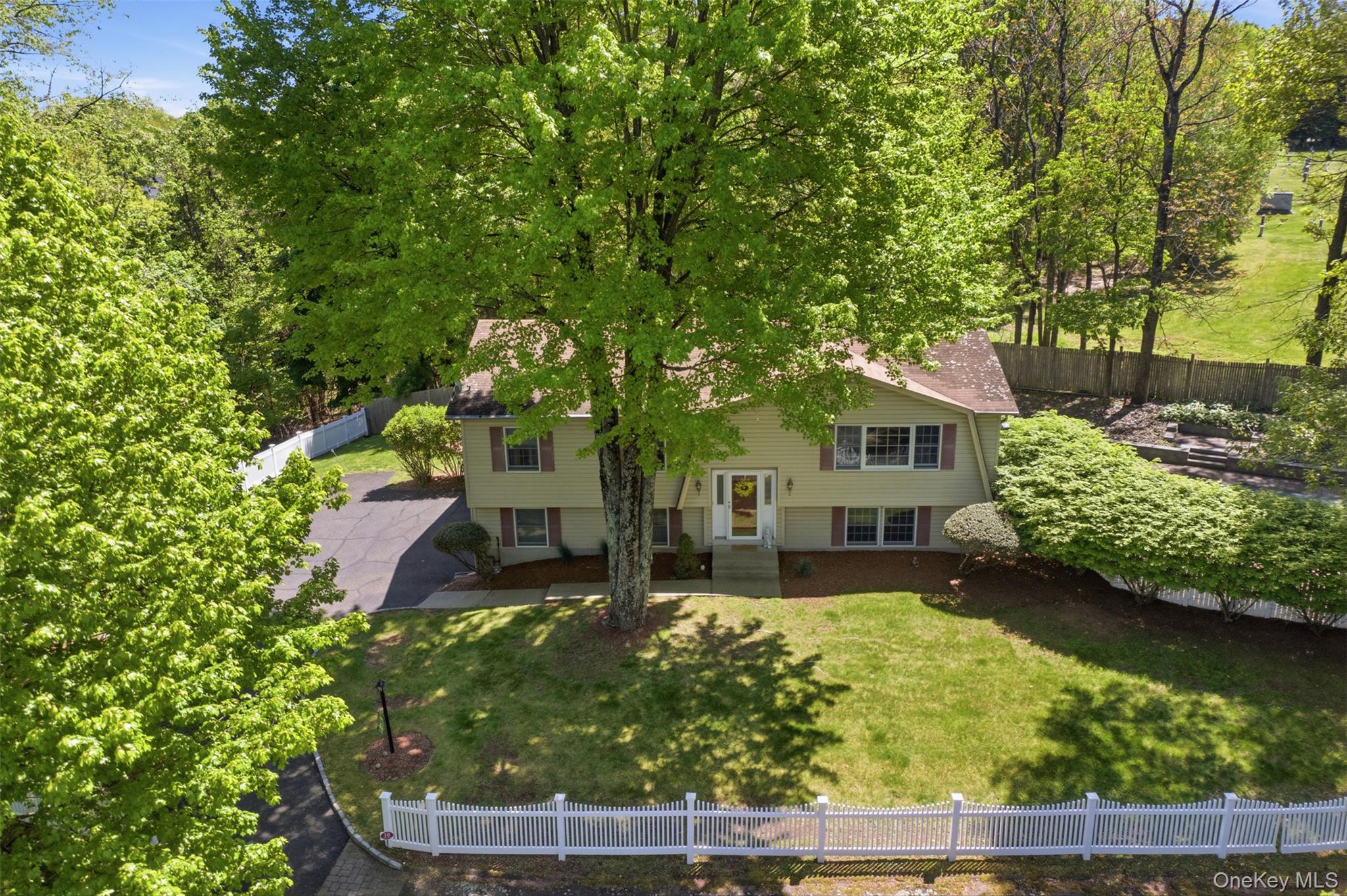 10 Sabin Drive Property Photo 3