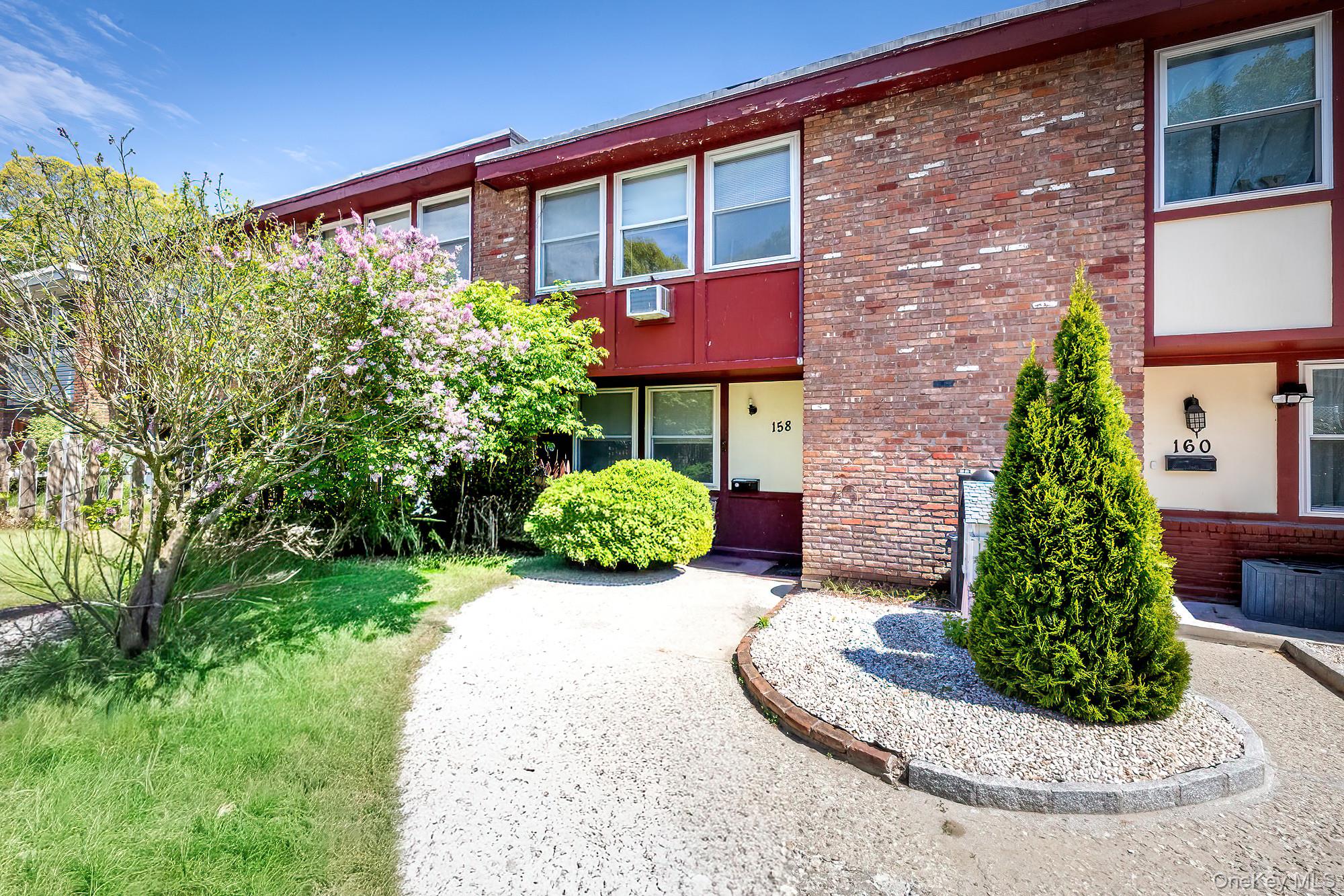 158 Rolling Way Property Photo 1