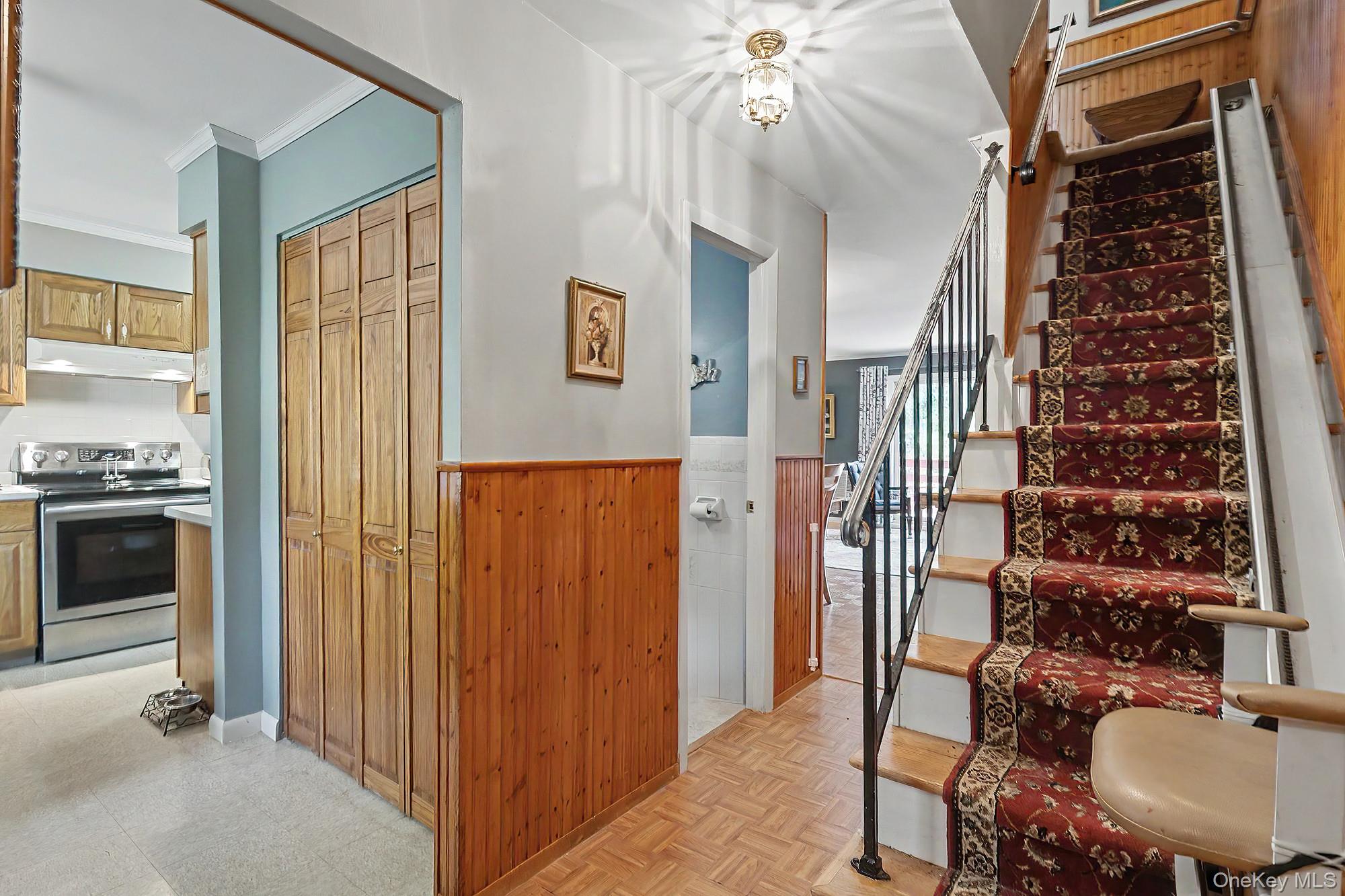 158 Rolling Way Property Photo 4