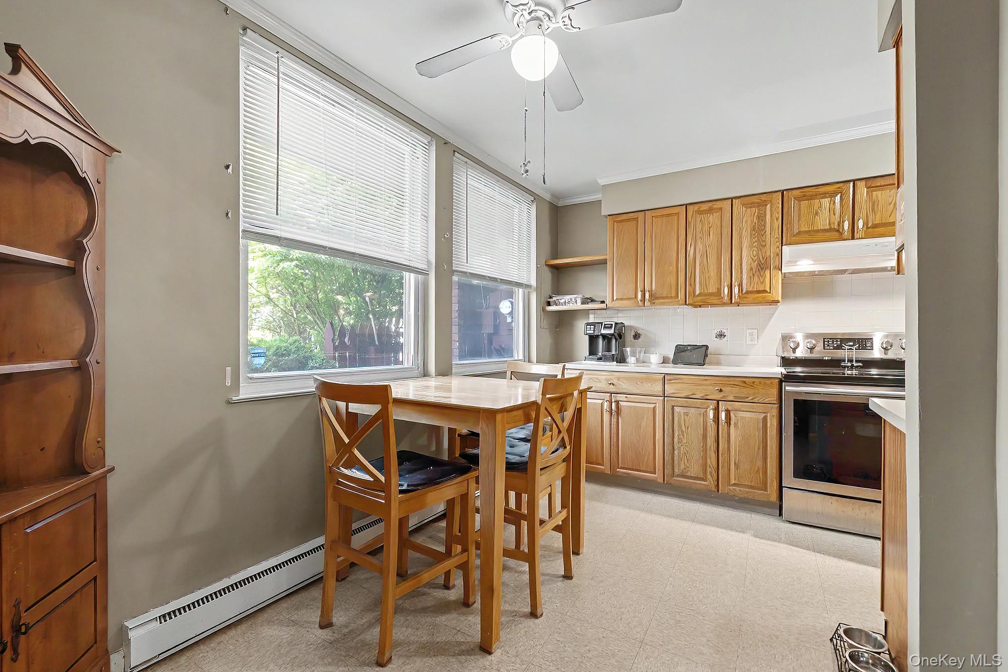 158 Rolling Way Property Photo 8