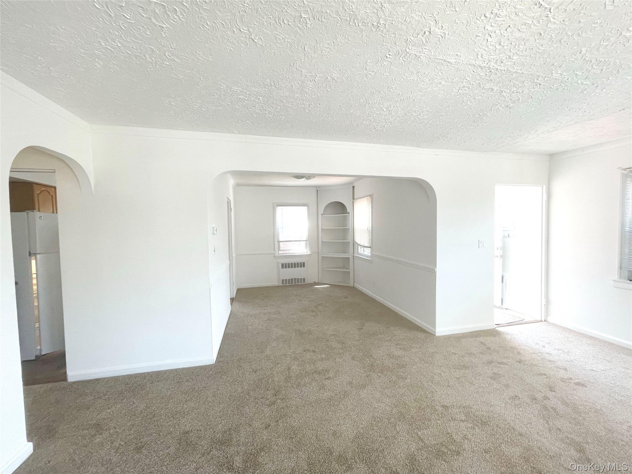 364 E Broadway Middle Property Photo 3