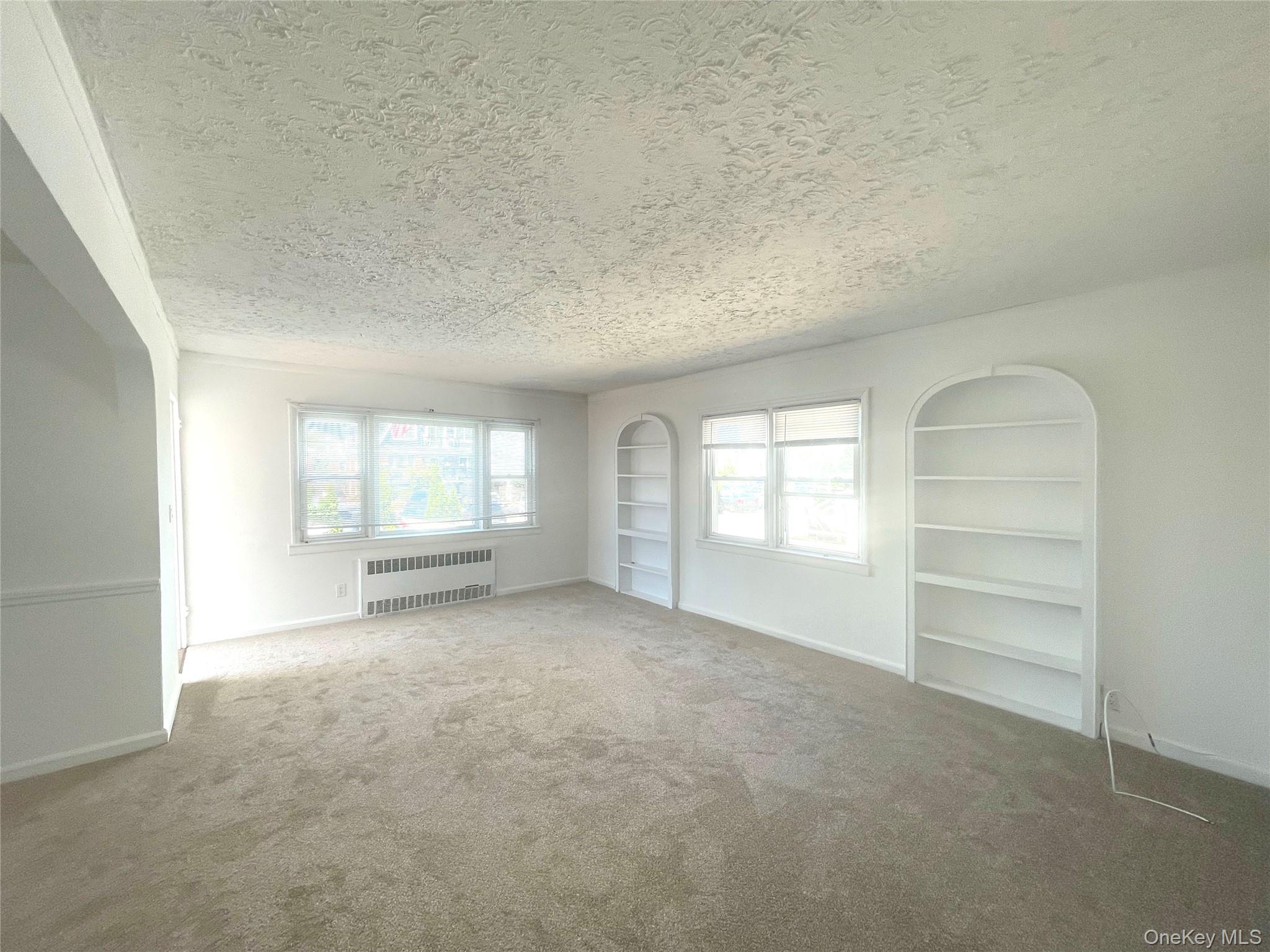 364 E Broadway Middle Property Photo 4