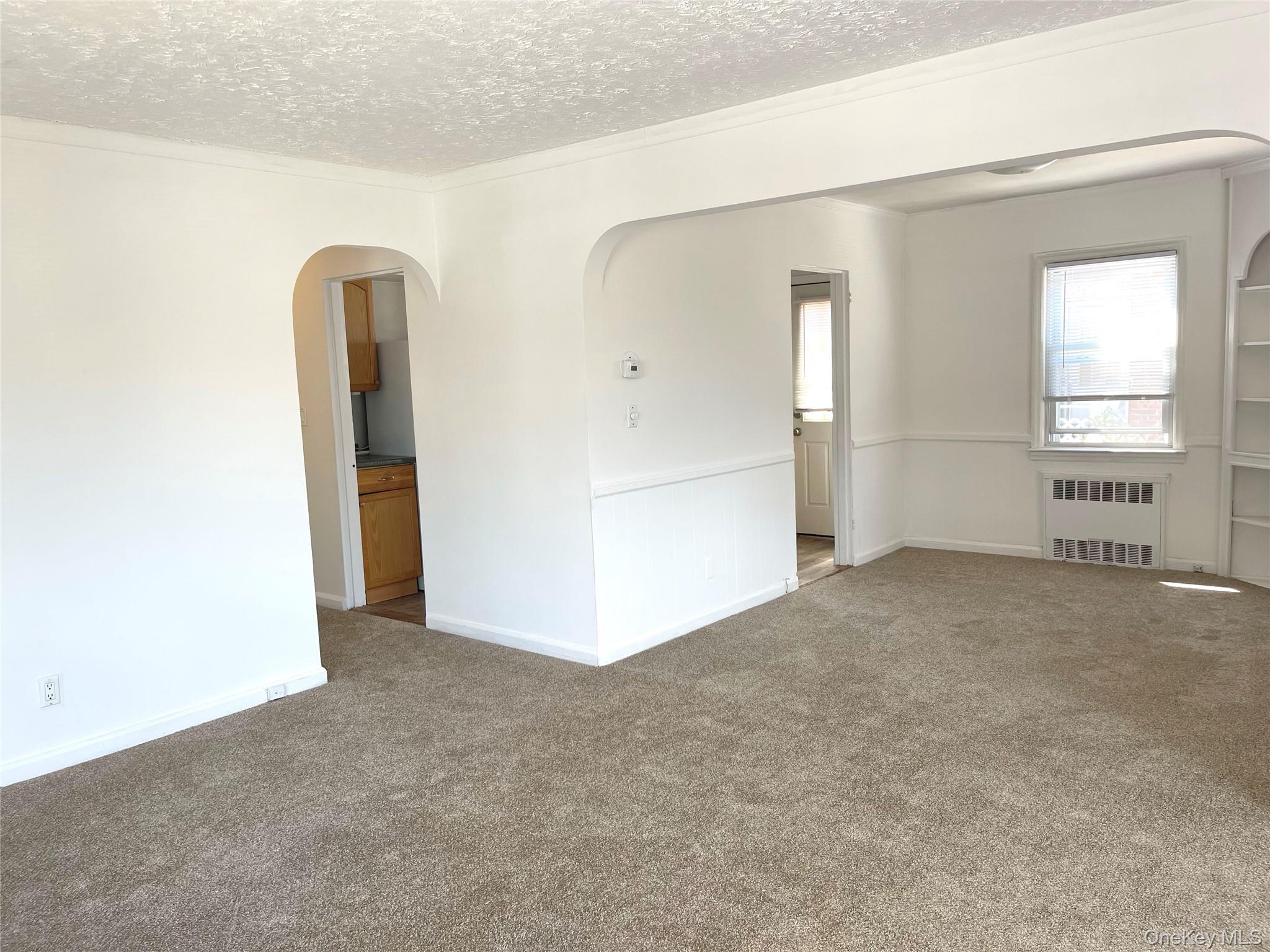 364 E Broadway Middle Property Photo 5