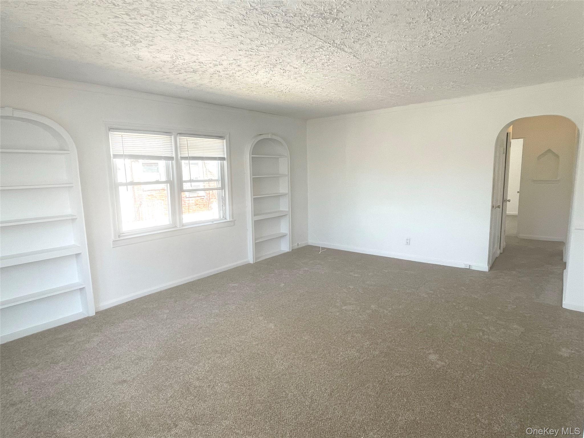 364 E Broadway Middle Property Photo 8