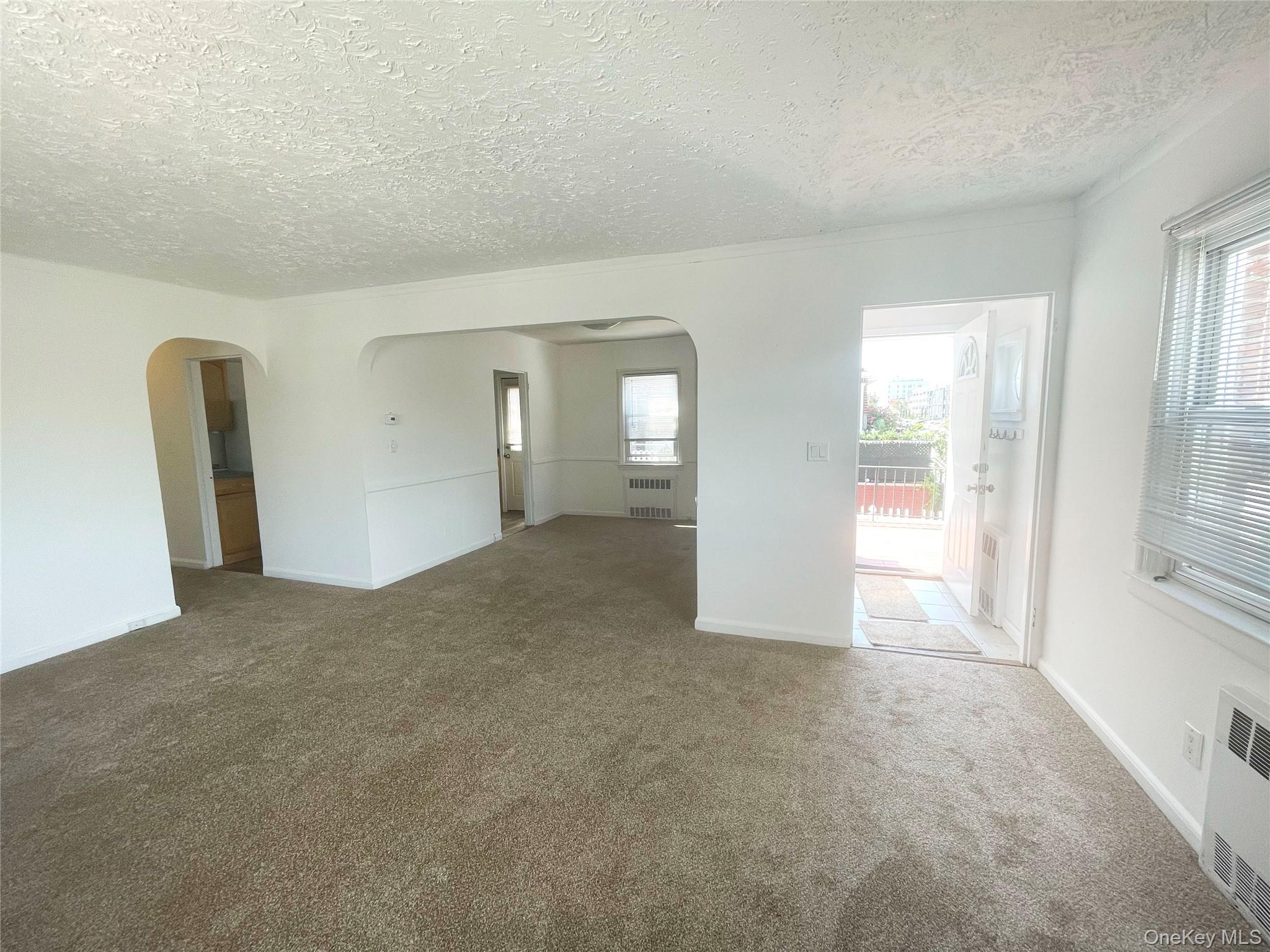 364 E Broadway Middle Property Photo 9