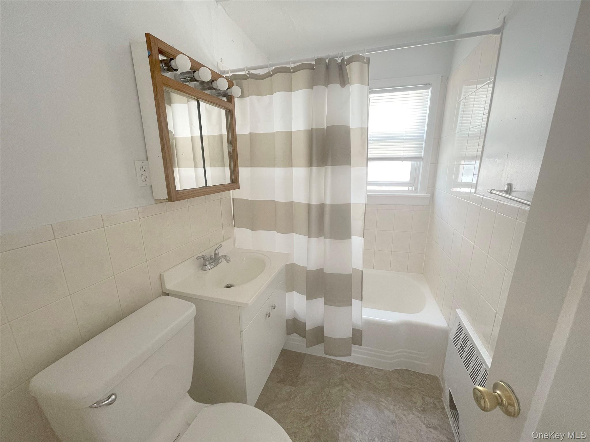 364 E Broadway Middle Property Photo 14