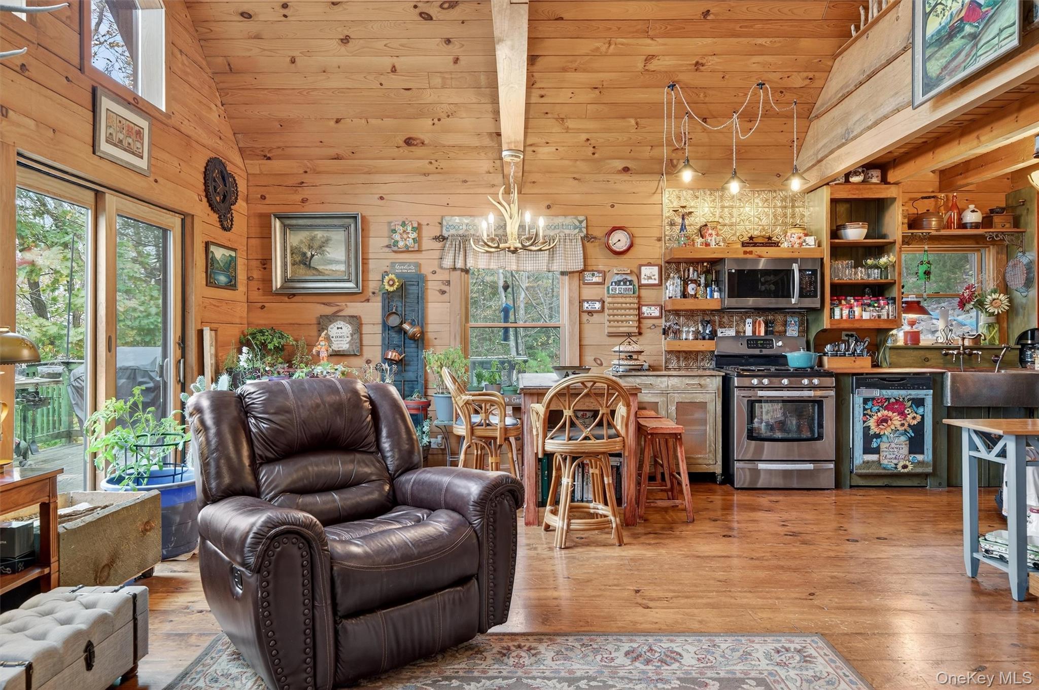 129 Hallock Road Property Photo 3