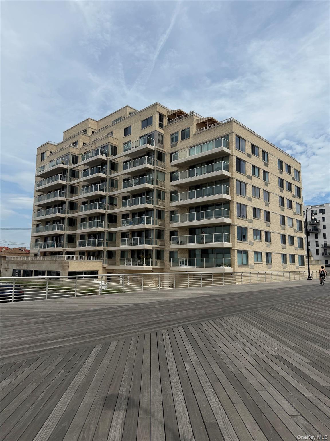 170 W Broadway 4i Property Photo 17