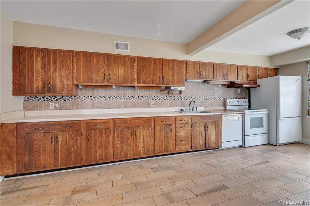 55 West Street Property Photo 13