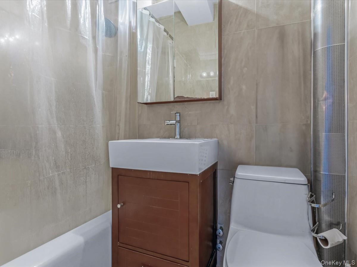9905 63rd Drive 7r Property Photo 11
