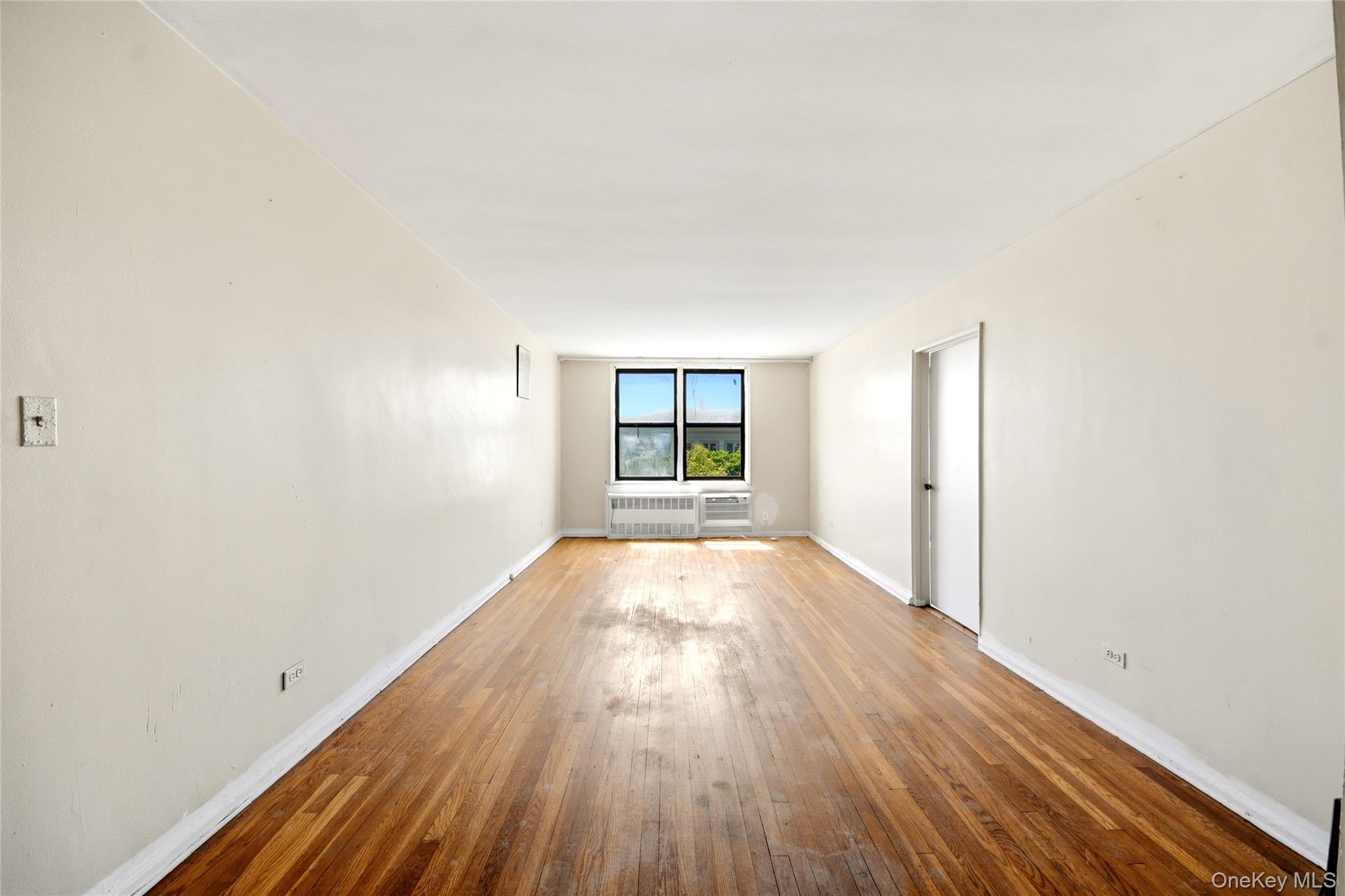 3531 Bronxwood 6k Property Photo 3