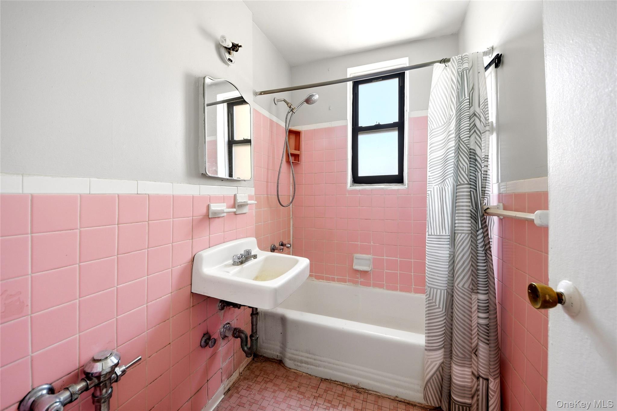 3531 Bronxwood 6k Property Photo 8