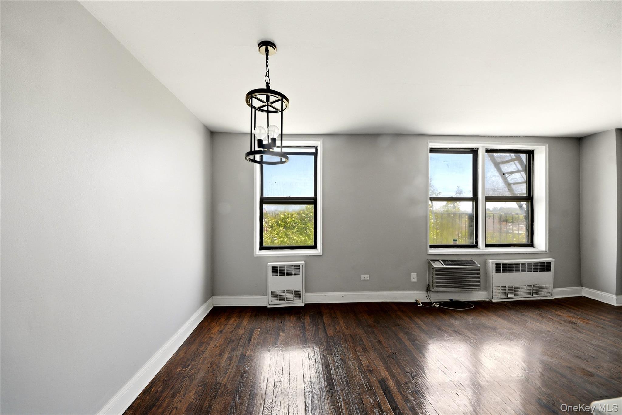 3531 Bronxwood 5f Property Photo 2
